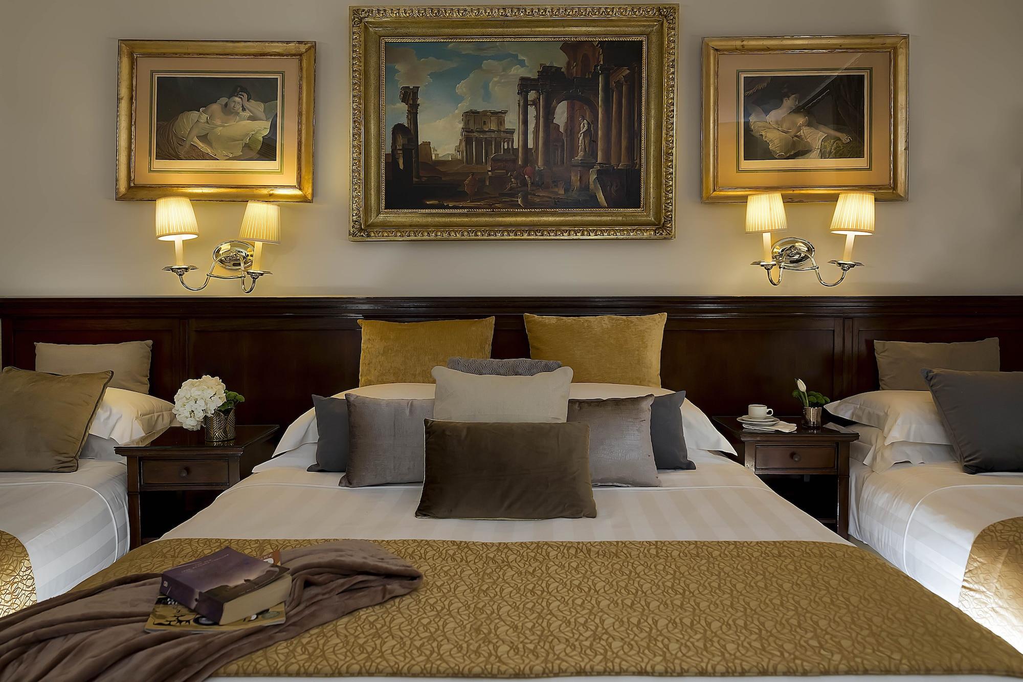 Varios Hotel des Artistes