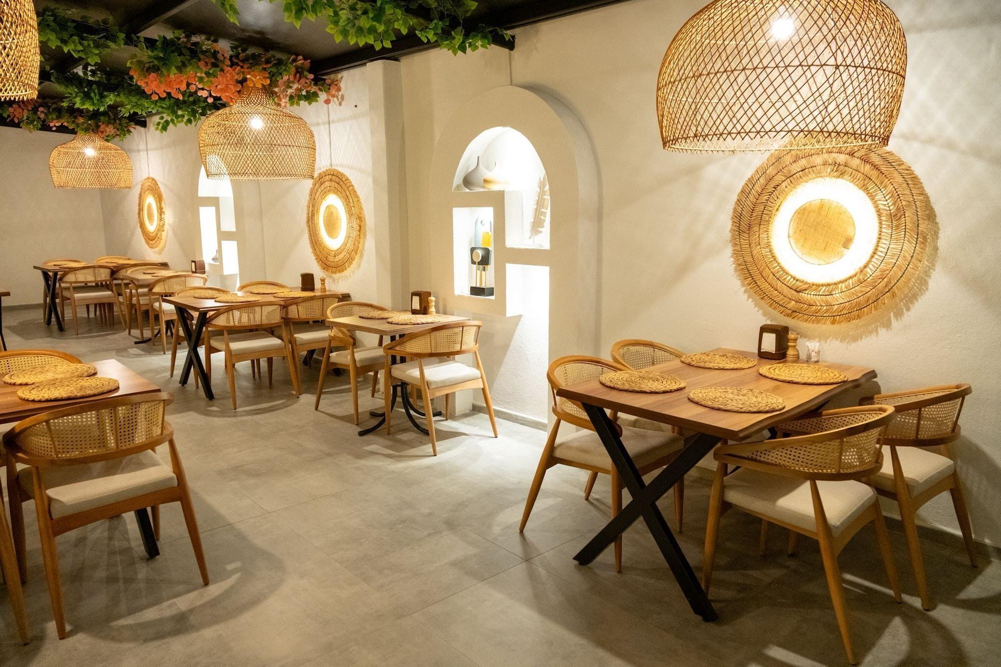 Restaurant BL KARAKUM SUITES