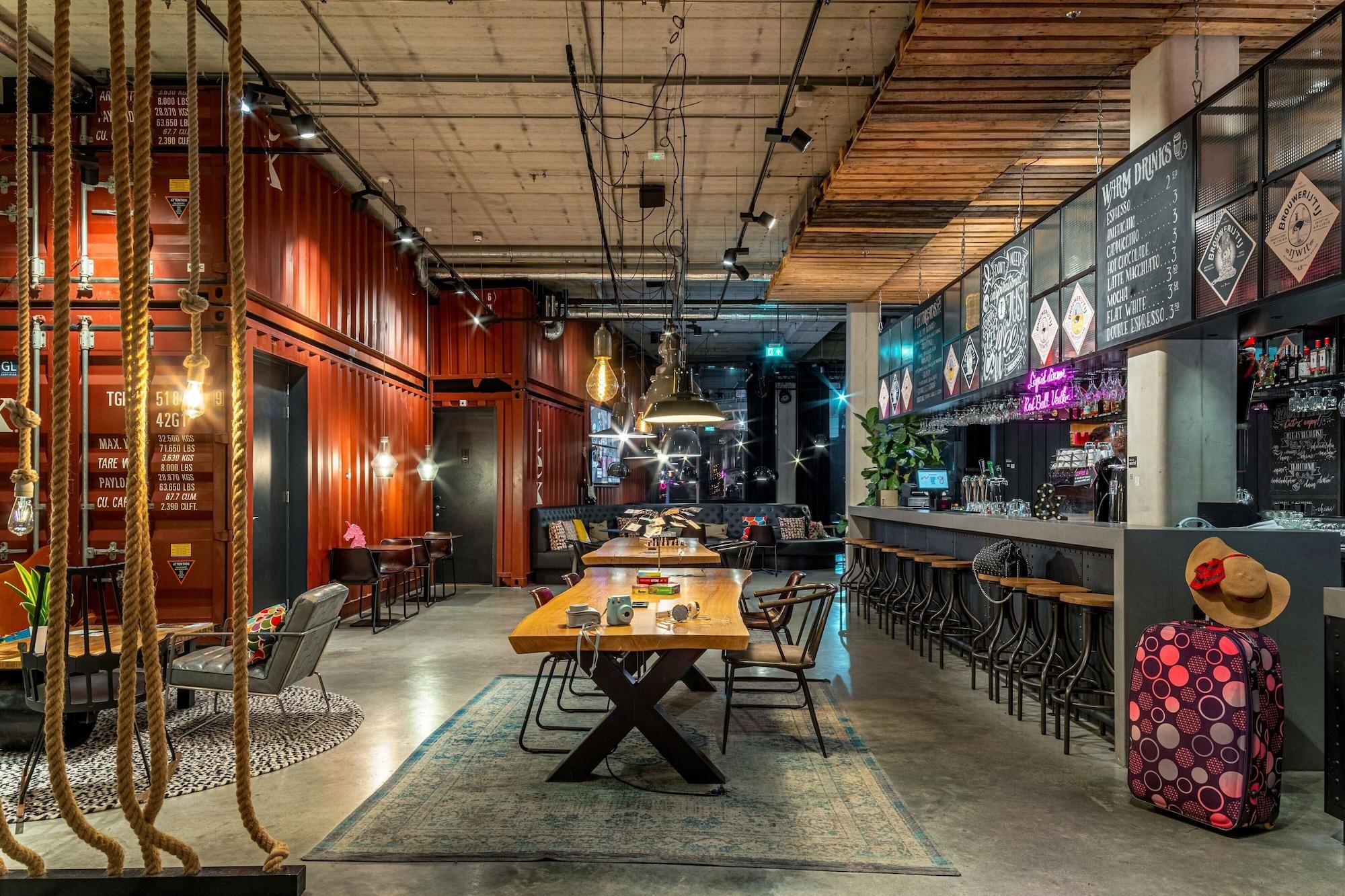 Vista Lobby Moxy Amsterdam Houthavens