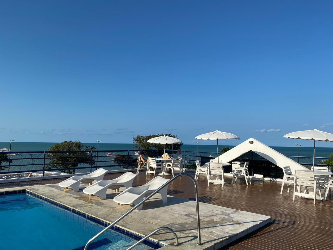 Vista Piscina Manos Royal Hotel