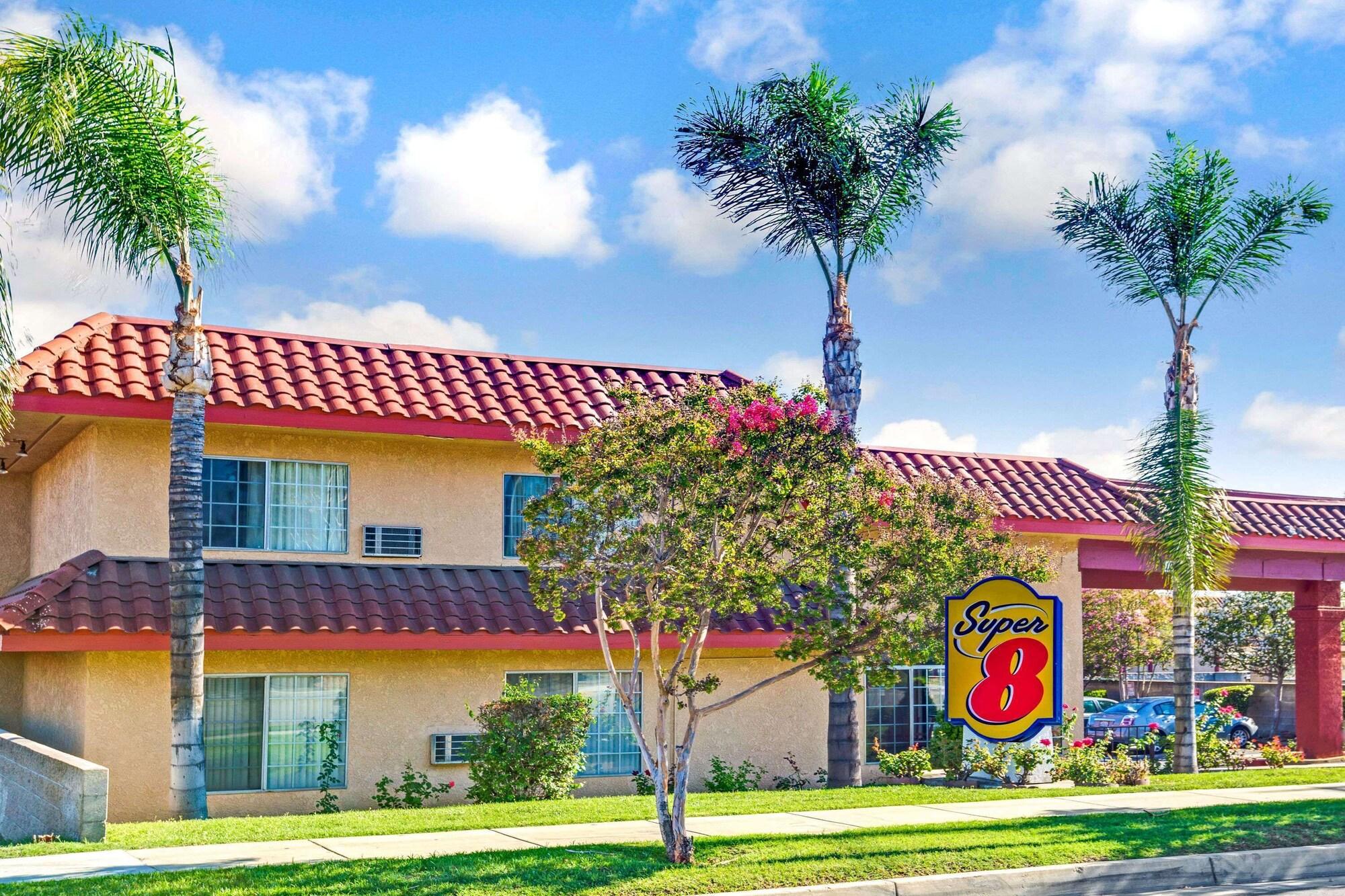 Varios Super 8 by Wyndham Upland Ontario CA