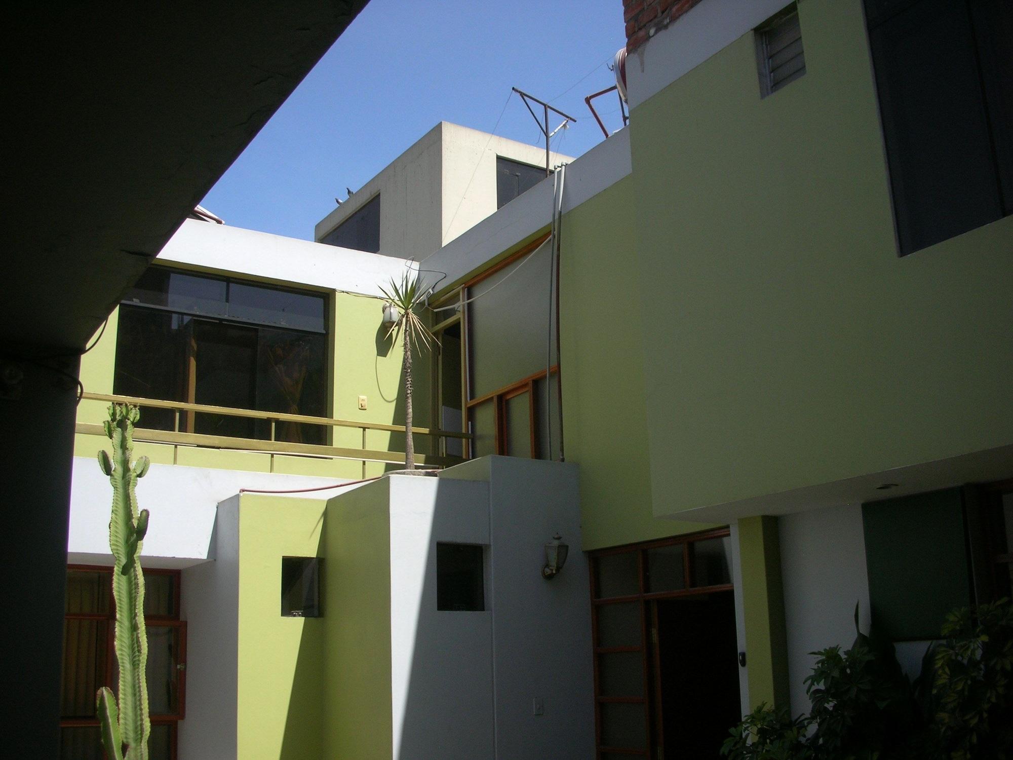 Varios Mary's House