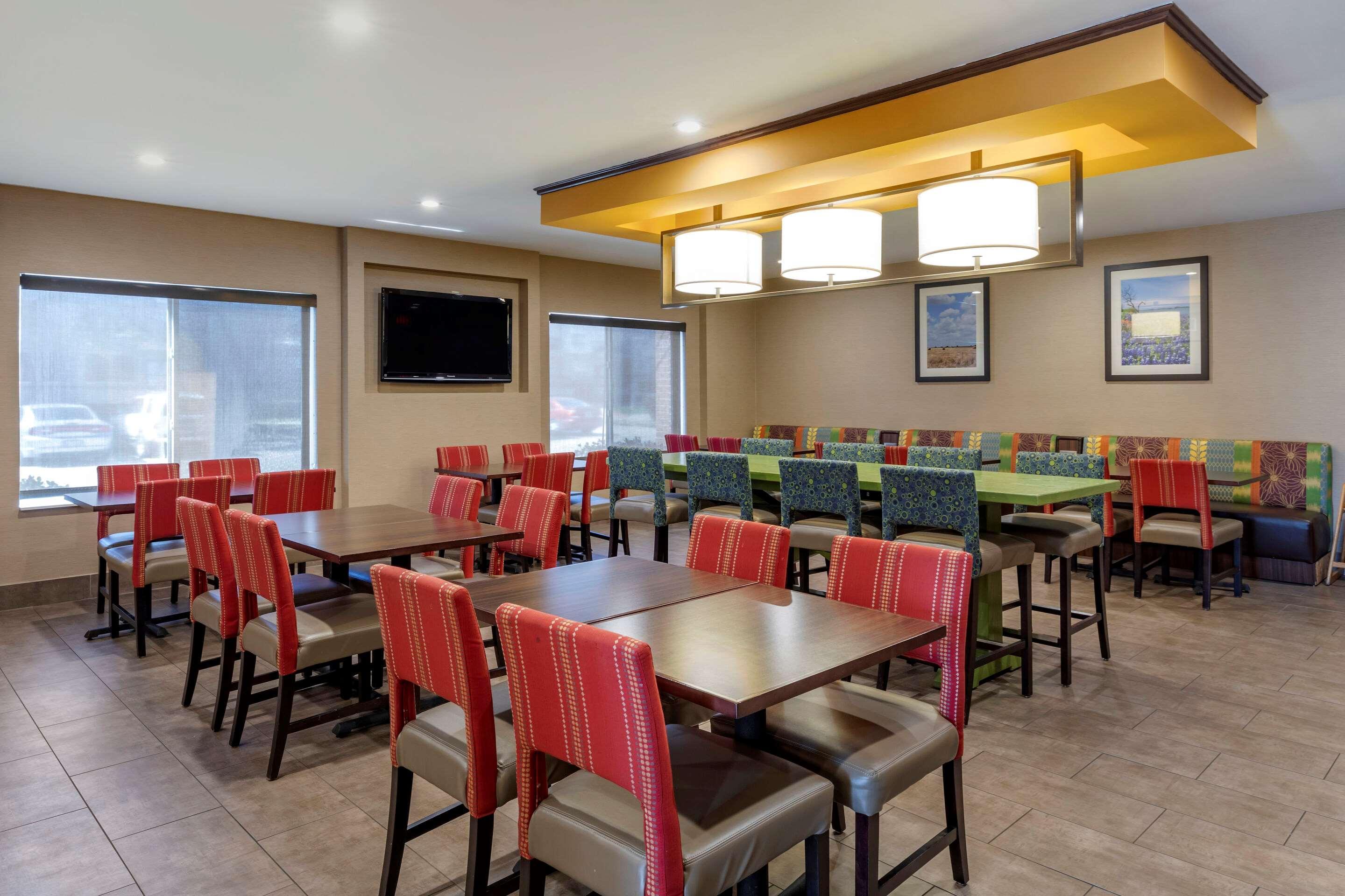 Restaurant Comfort Inn & Suites North Dallas - Addison