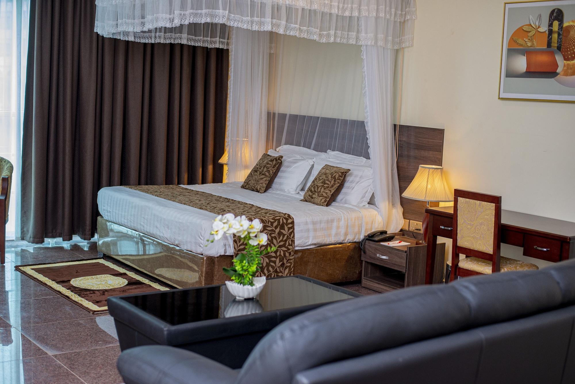 Varios Koki Hotel