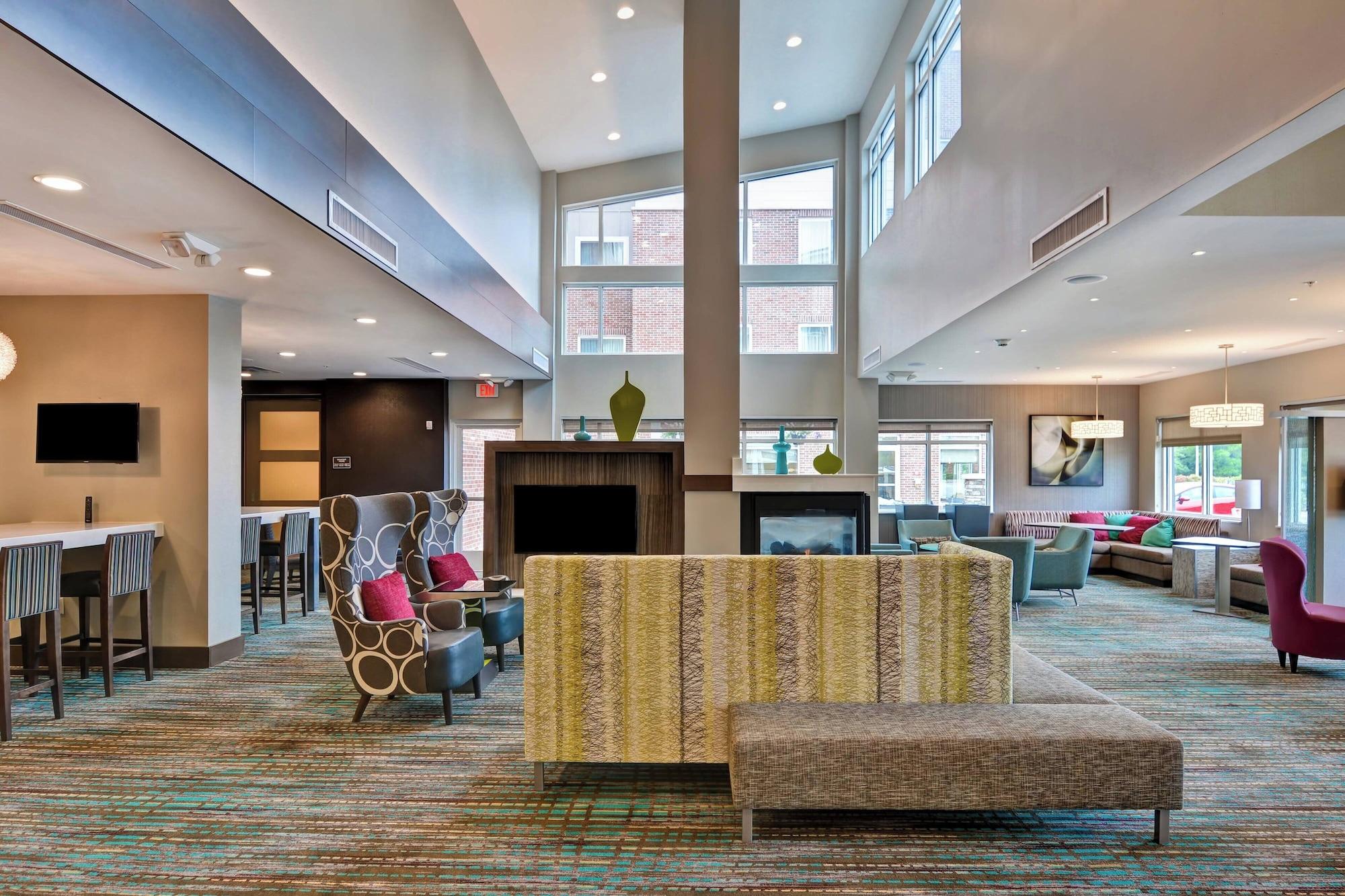 Vista Lobby Residence Inn by Marriott Milwaukee North/Glendale