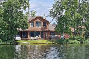 Alquiler Vacacional - Cedar Retreat located in God's Country, on East Bass Lake. Sleeps 10!