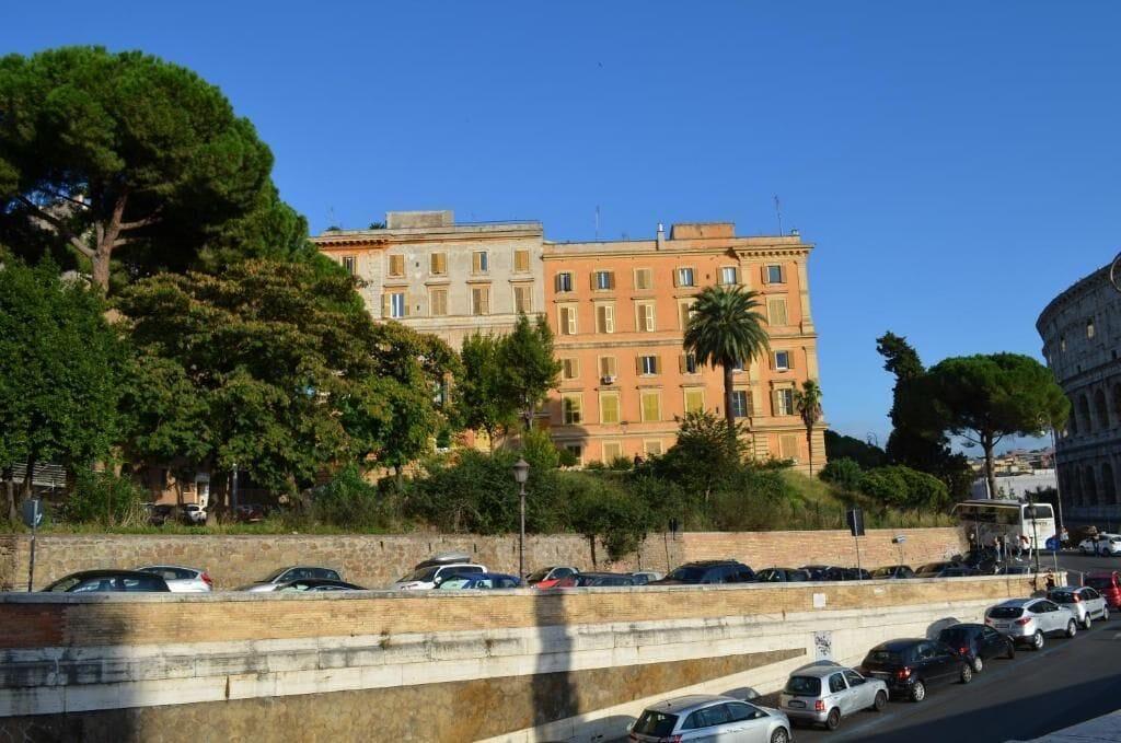 Varios Domus Chiara al Colosseo