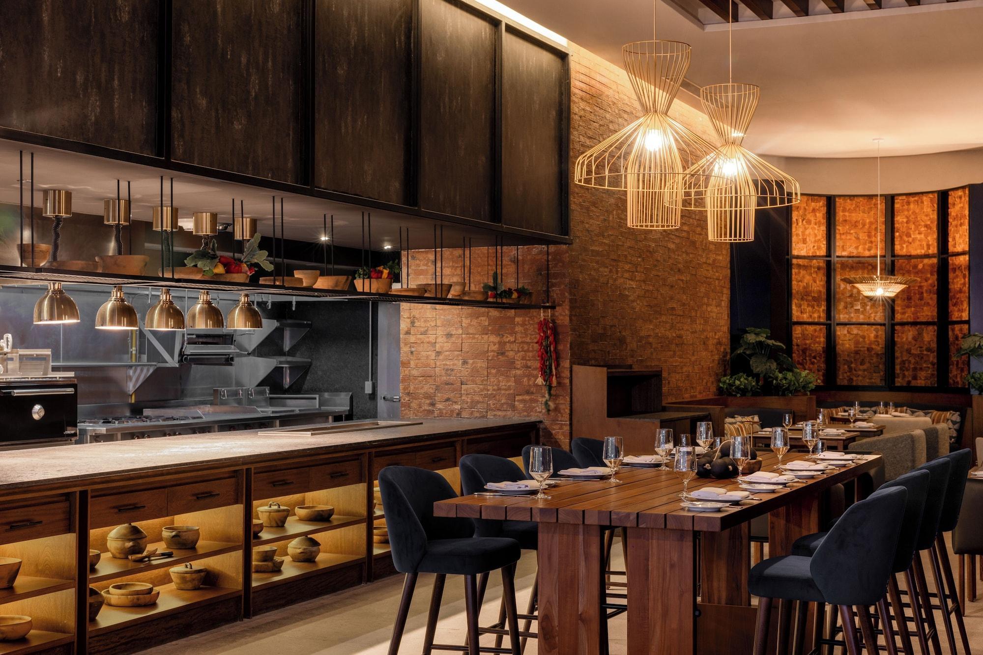 Restaurant Ava Resort The Newest All Oceanfront