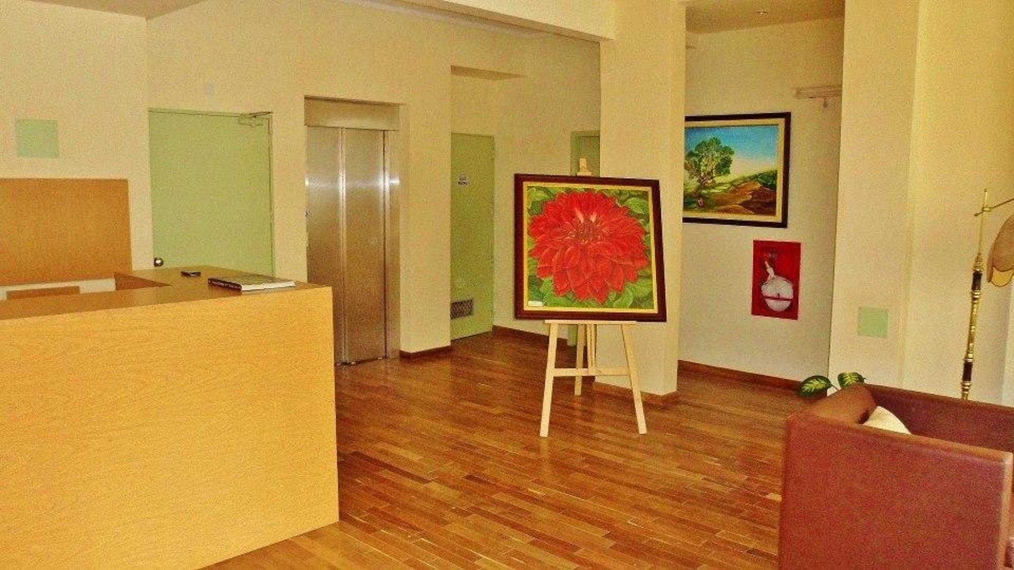 Vista Lobby Juramento de Lealtad Townhouse Hotel
