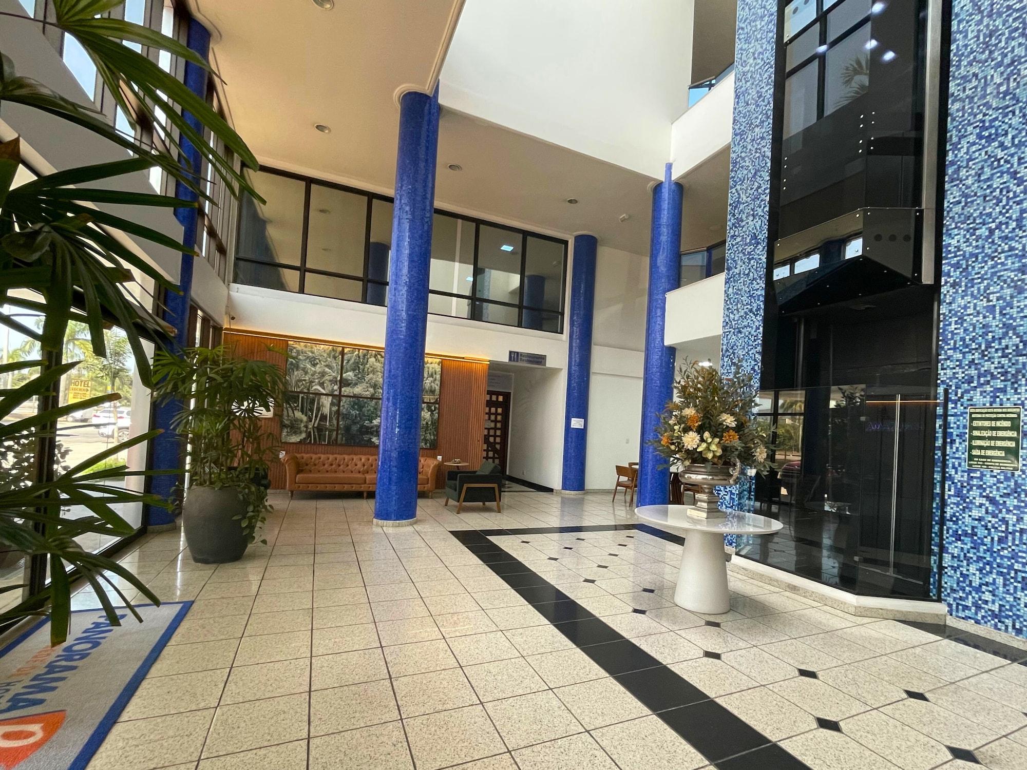 Vista Lobby Panorama Tower Hotel