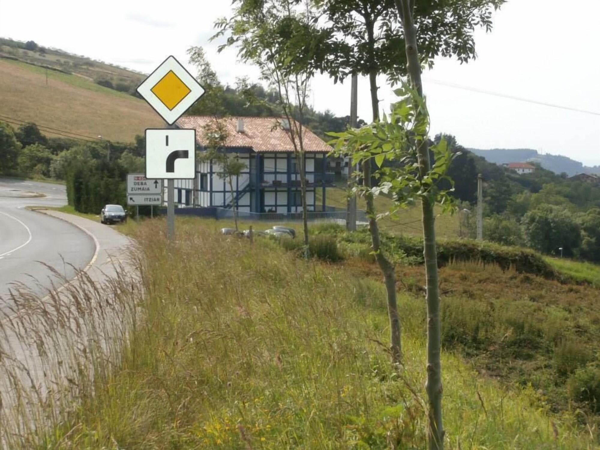 Vista Exterior Hotel Kanala