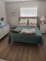 Alquiler Vacacional - Charming 2-bedroom house with POOL and  WiFi, AC in beautiful Venice FL