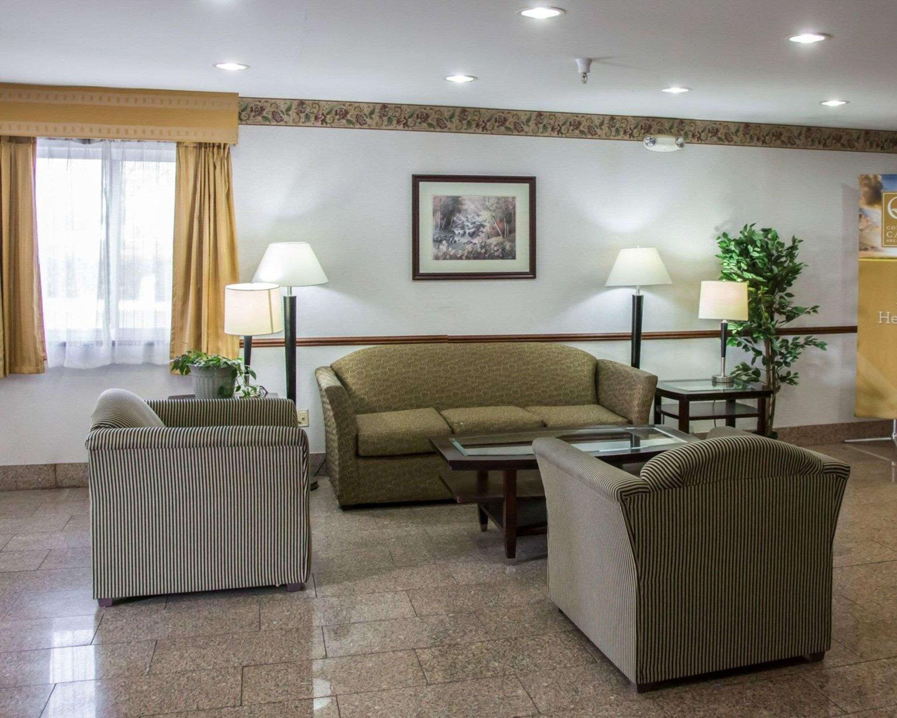 Vista Lobby Quality Inn & Suites Loves Park near Rockford