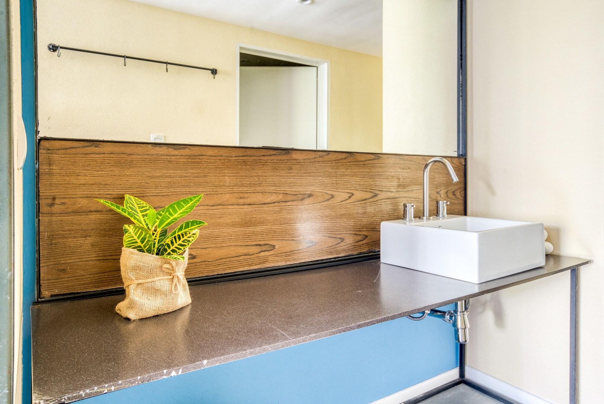 Equipamiento de Habitación Socialtel Palermo
