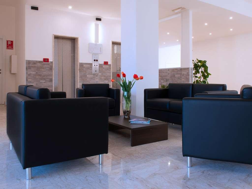 Vista Lobby CDH Hotel Modena