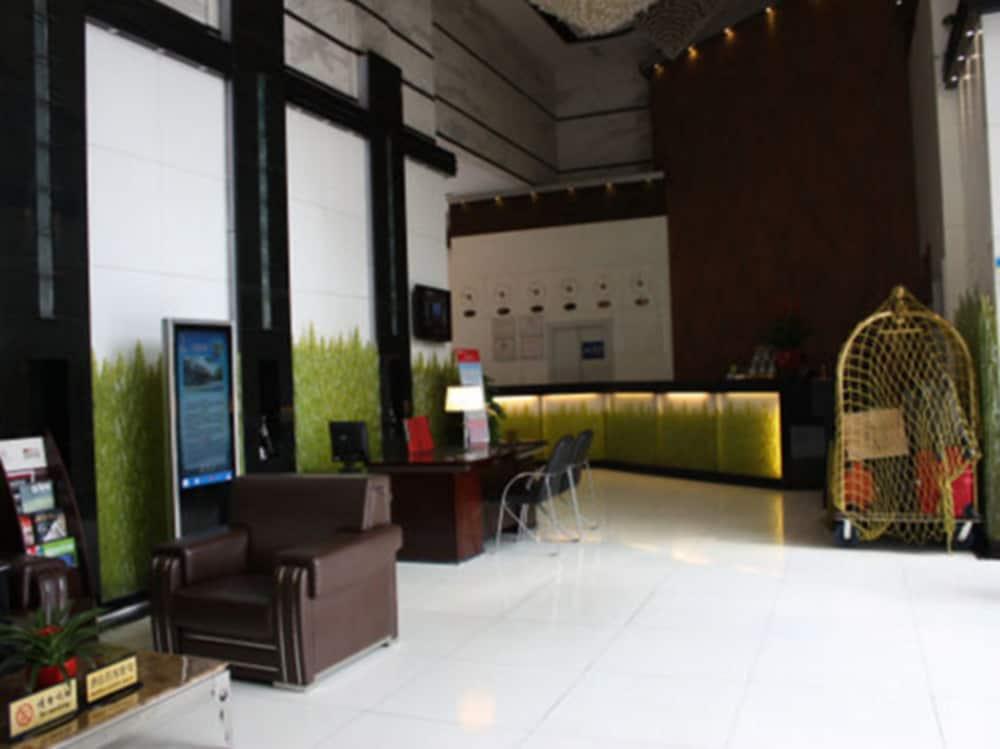 Vista Lobby Majestic Hotel