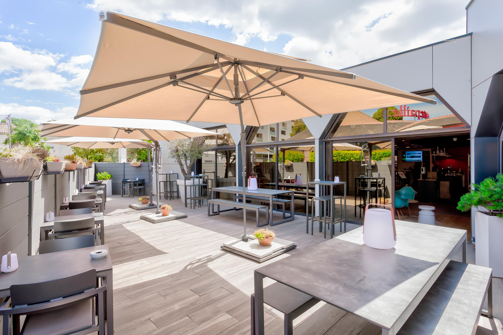 Vista da fachada ibis budget Montpellier Sud Près d'Arènes