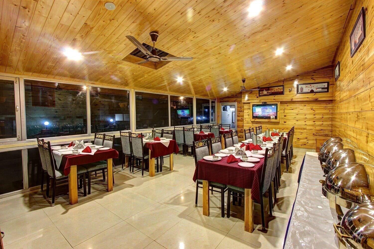 Bar/Salón Hotel Monarch Residency Manali