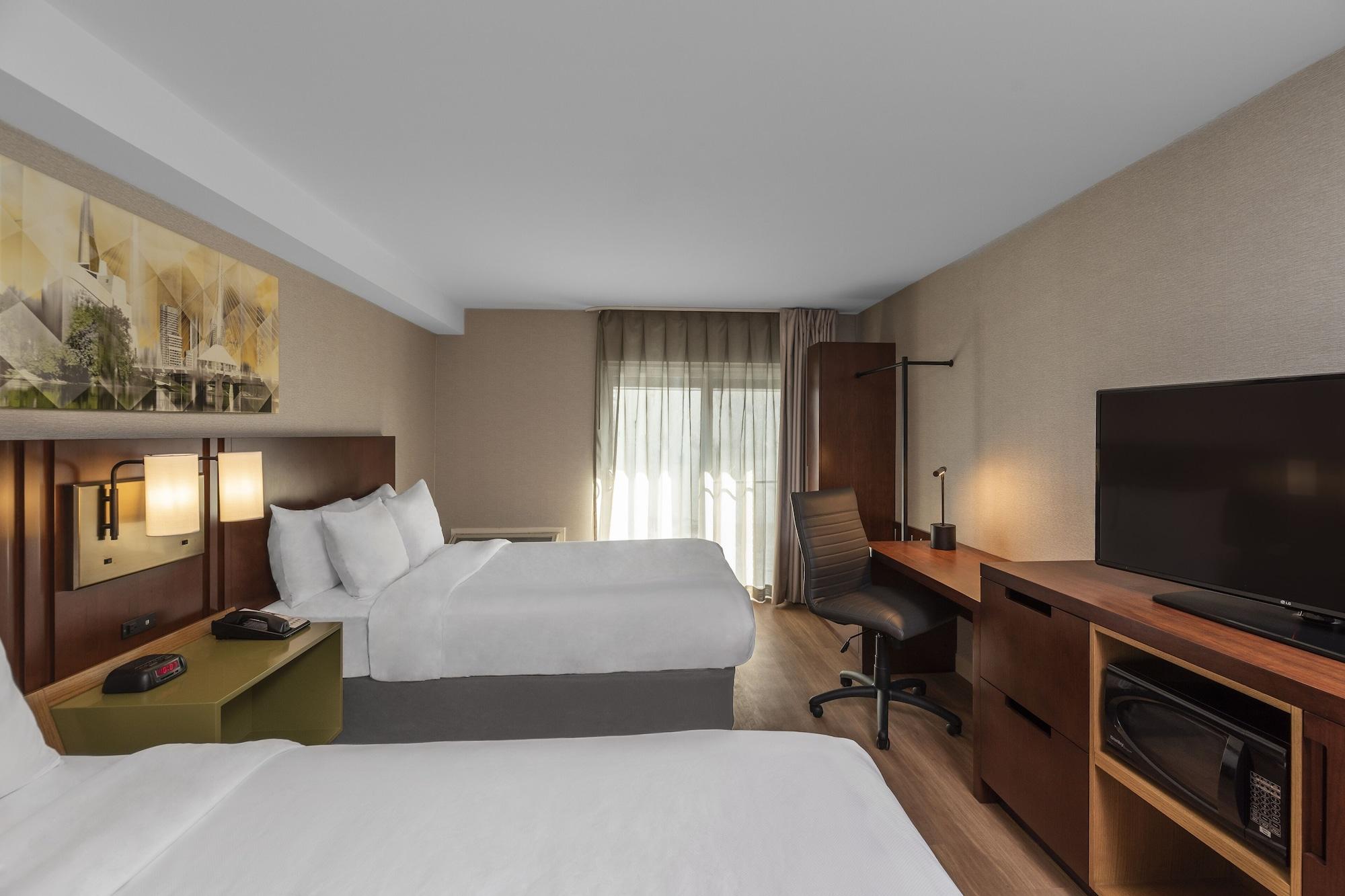 Varios Comfort Inn Hamilton