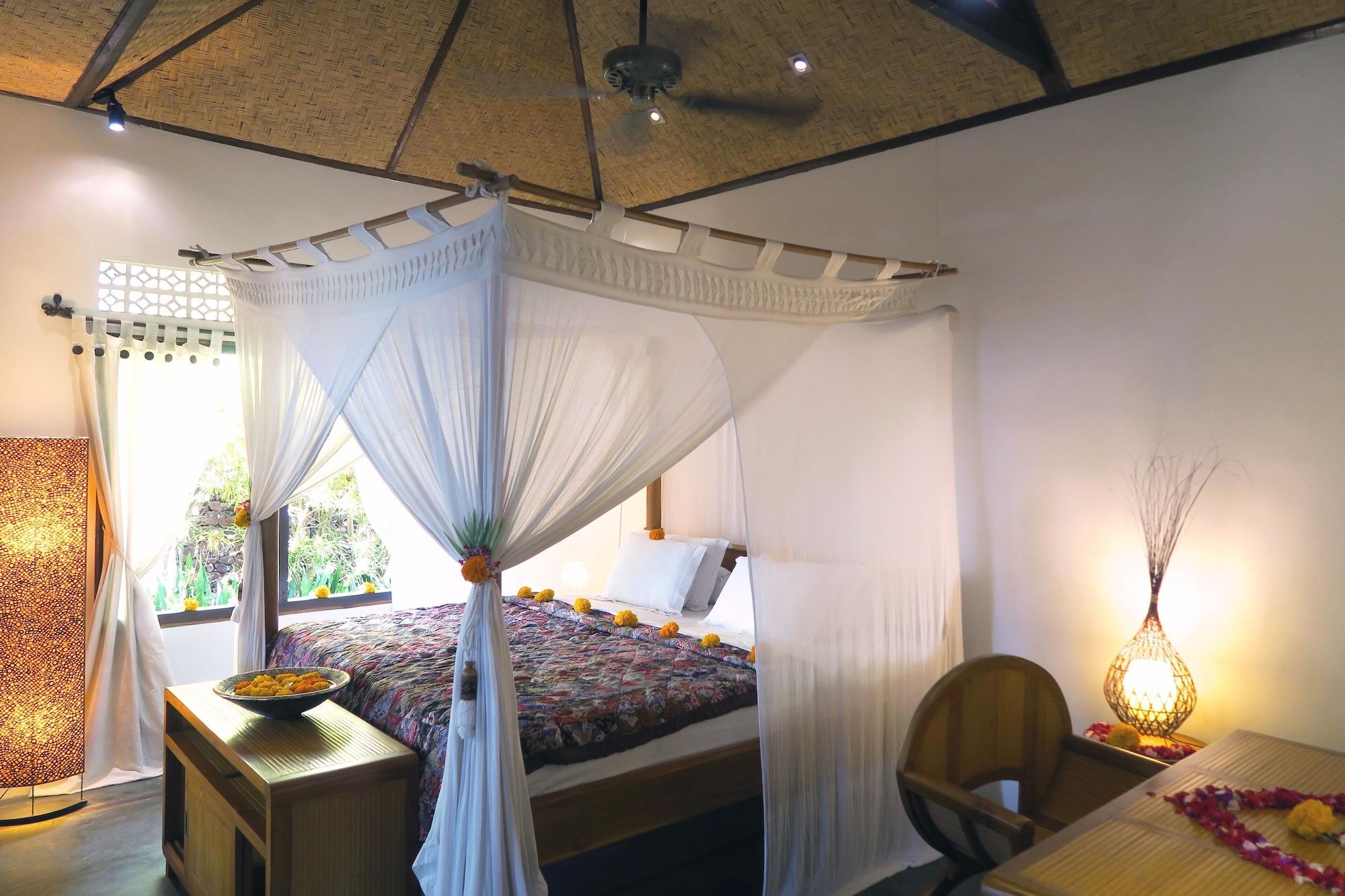 Habitación Cili Emas Oceanside Resort