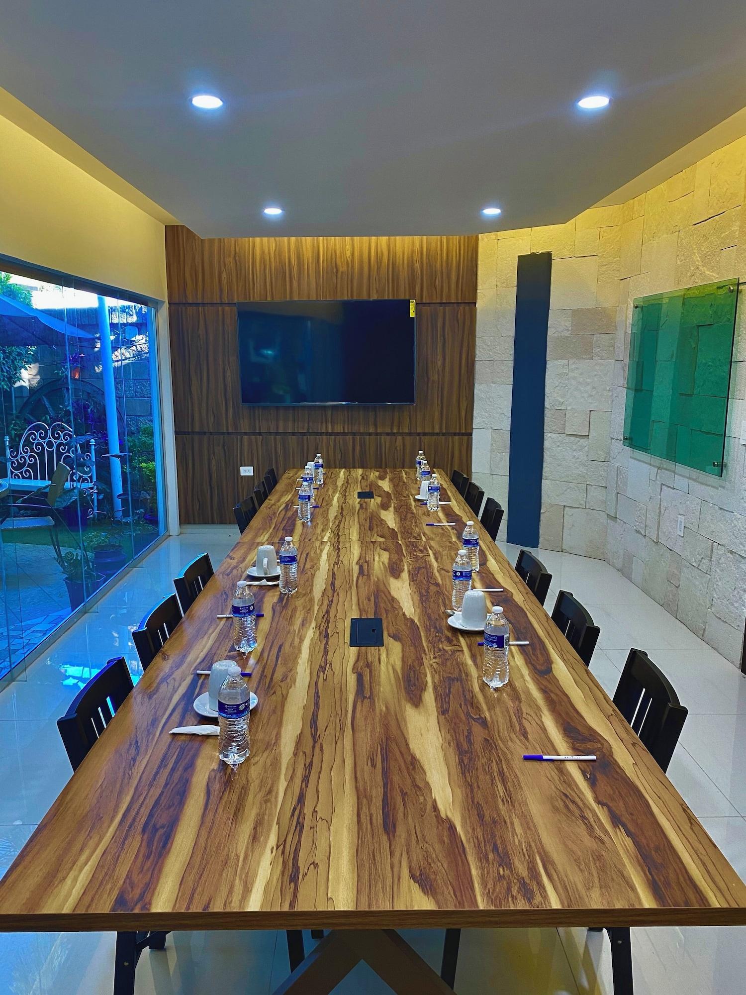 Sala de Reuniones Hotel Maioris Jesús Kumate
