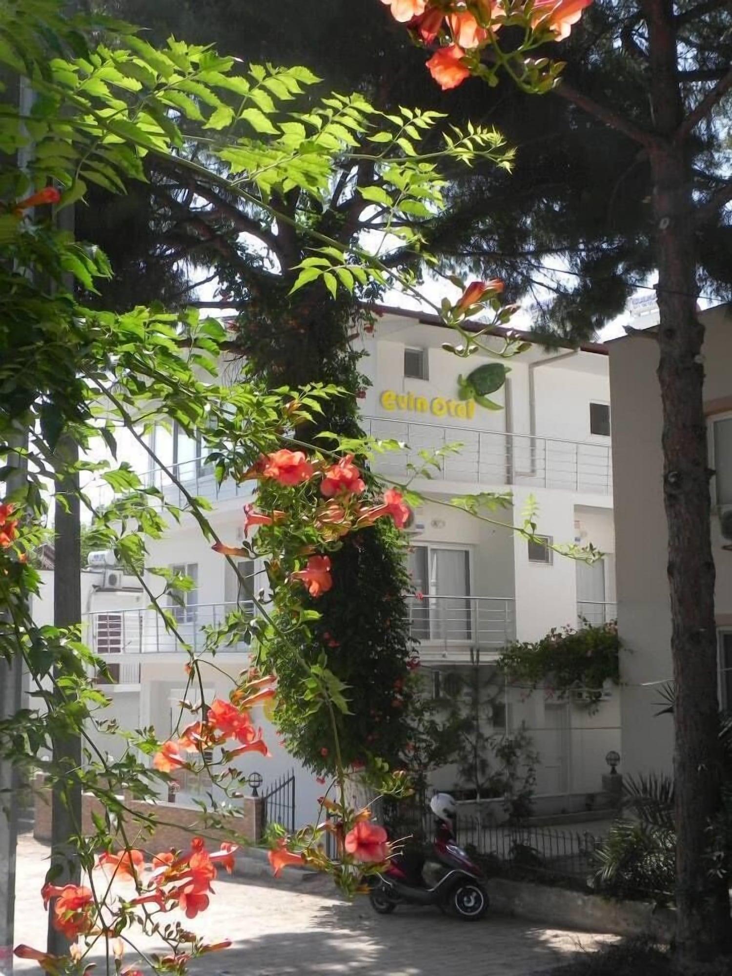 Vista Exterior Evin Otel