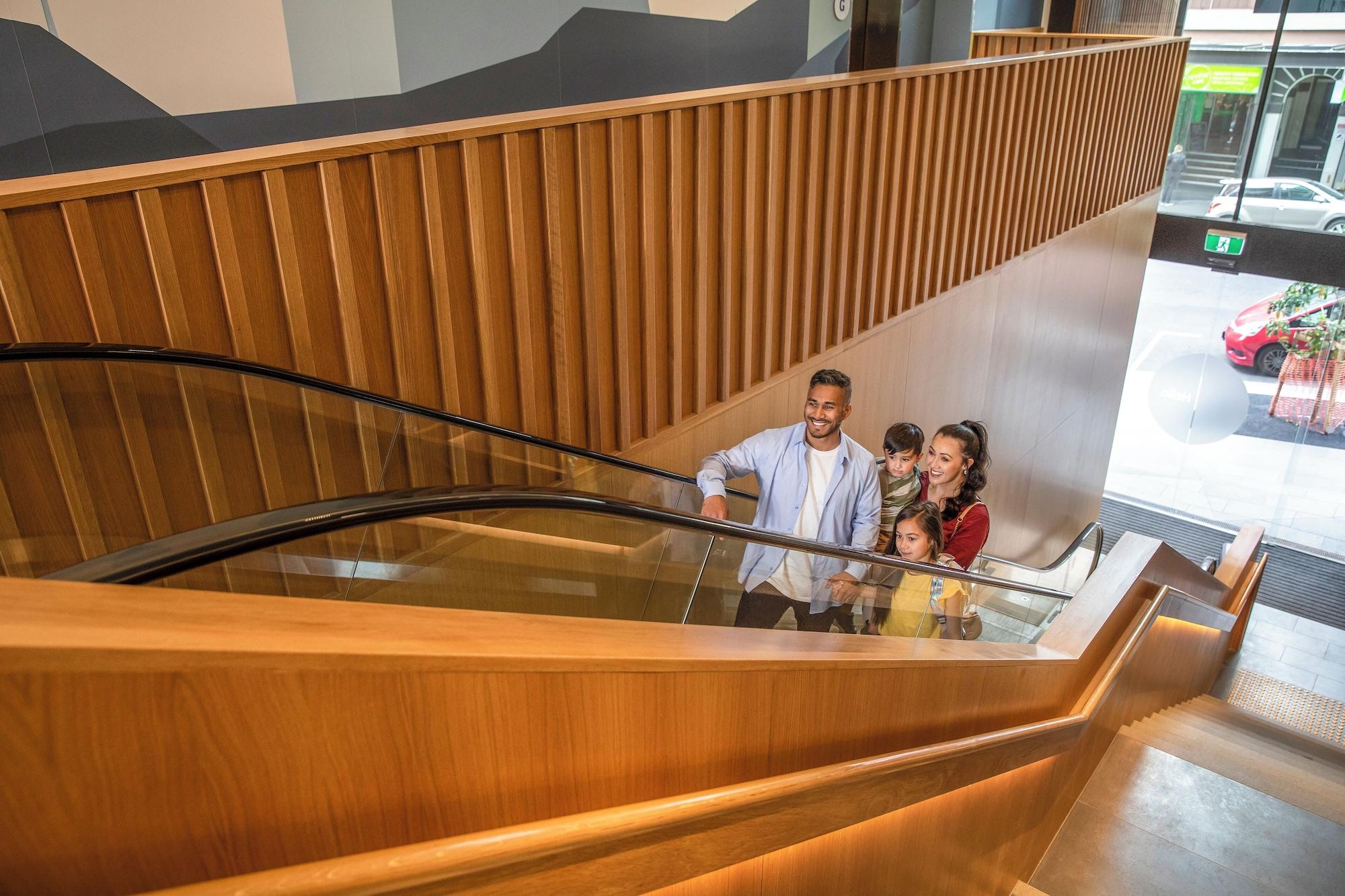Vista Lobby Holiday Inn Express Auckland City Centre by IHG