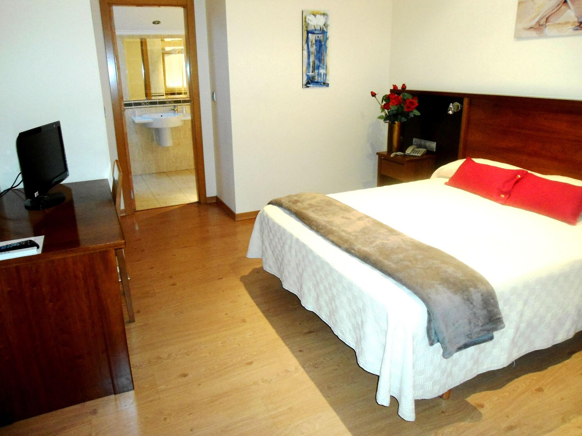 Varios Hotel San Cibrao