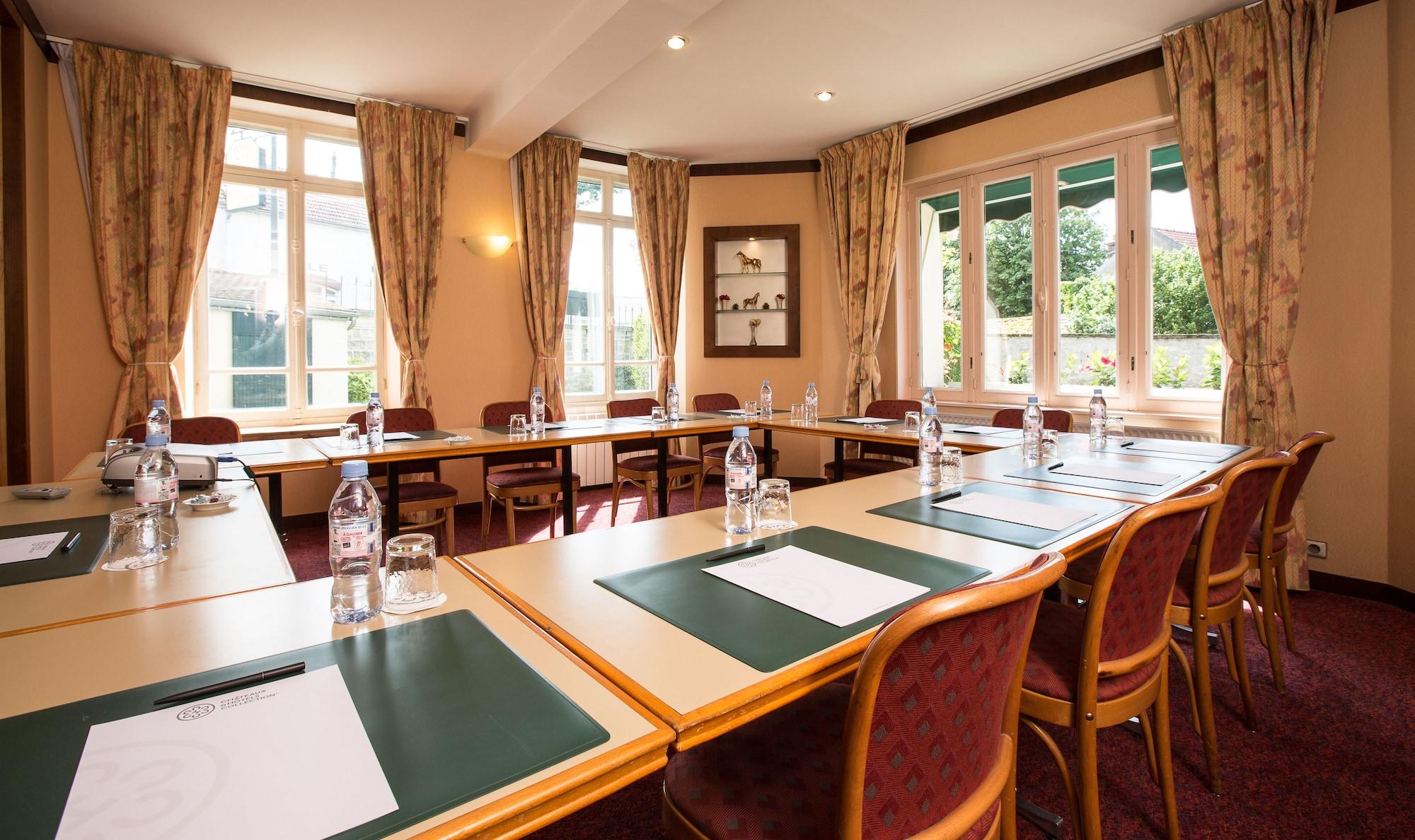 Sala de Reuniones Hotel Chantilly Le Relais D'aumale