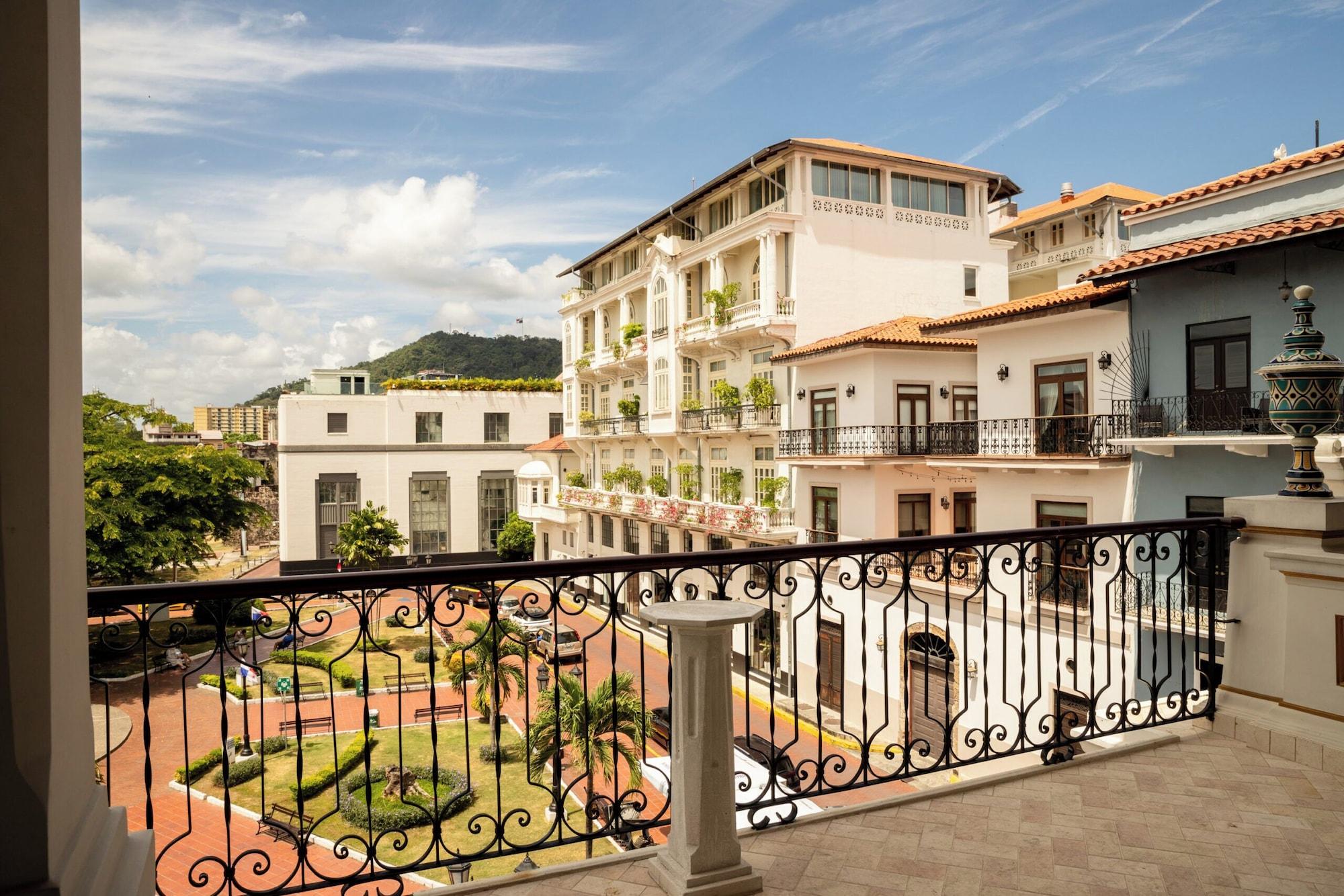 Vista Exterior Hotel Plaza Herrera