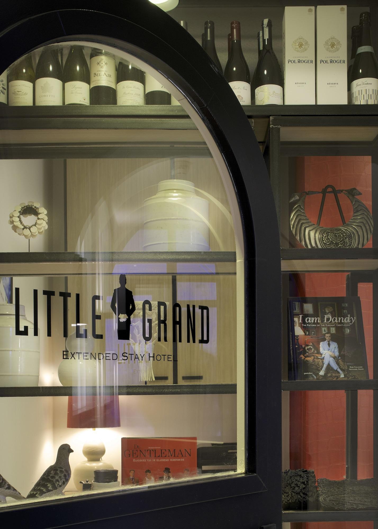 Vista Lobby Little Grand