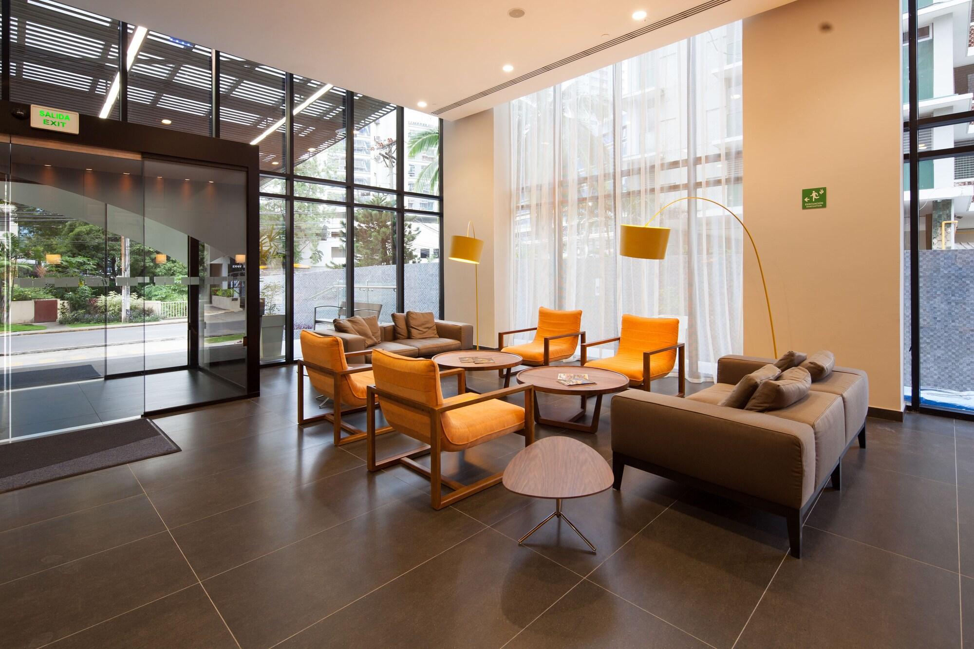 Vista Lobby Holiday Inn Panama Distrito Financiero by IHG