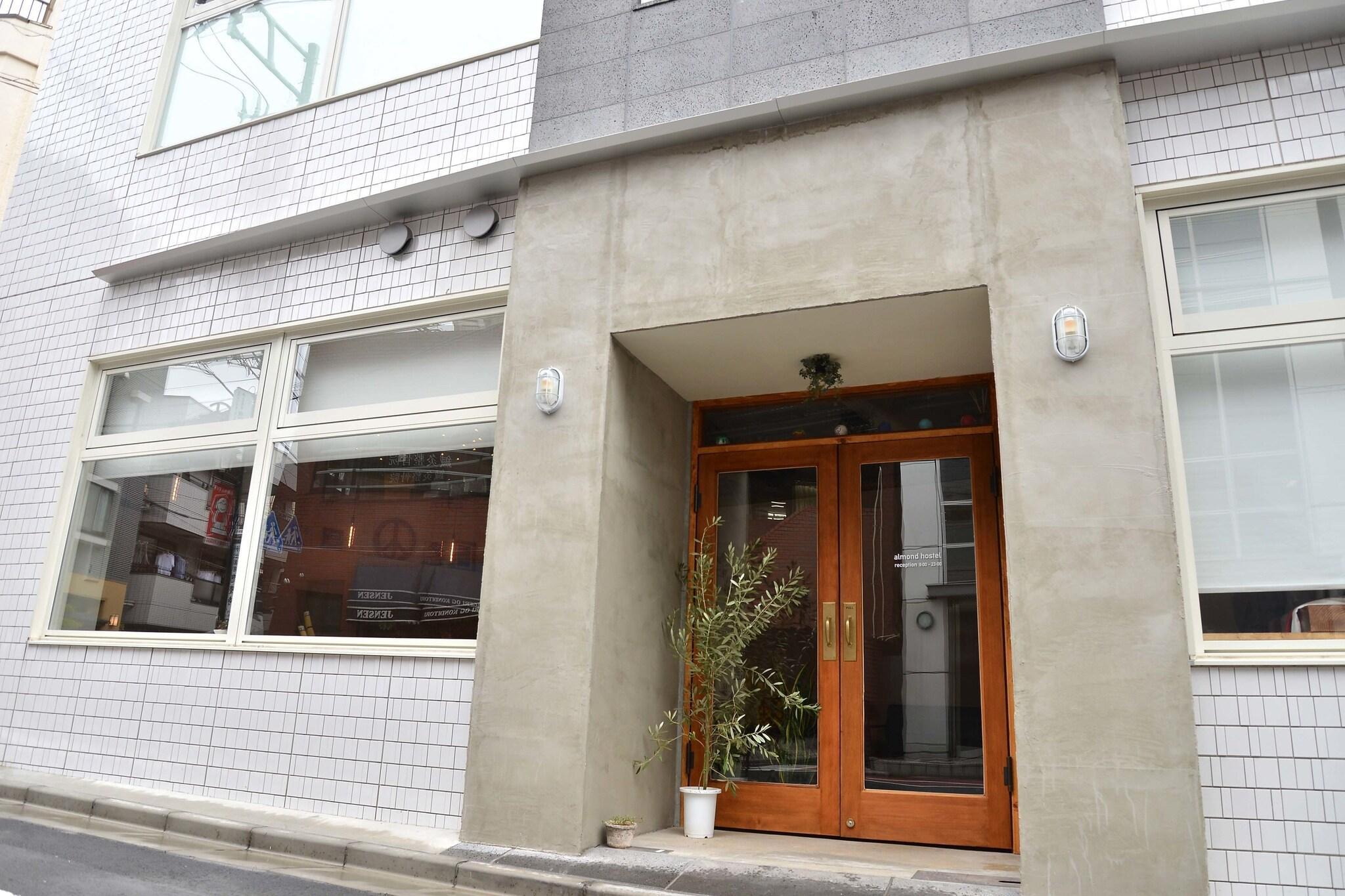 Vista Exterior Almond Hostel And Cafe