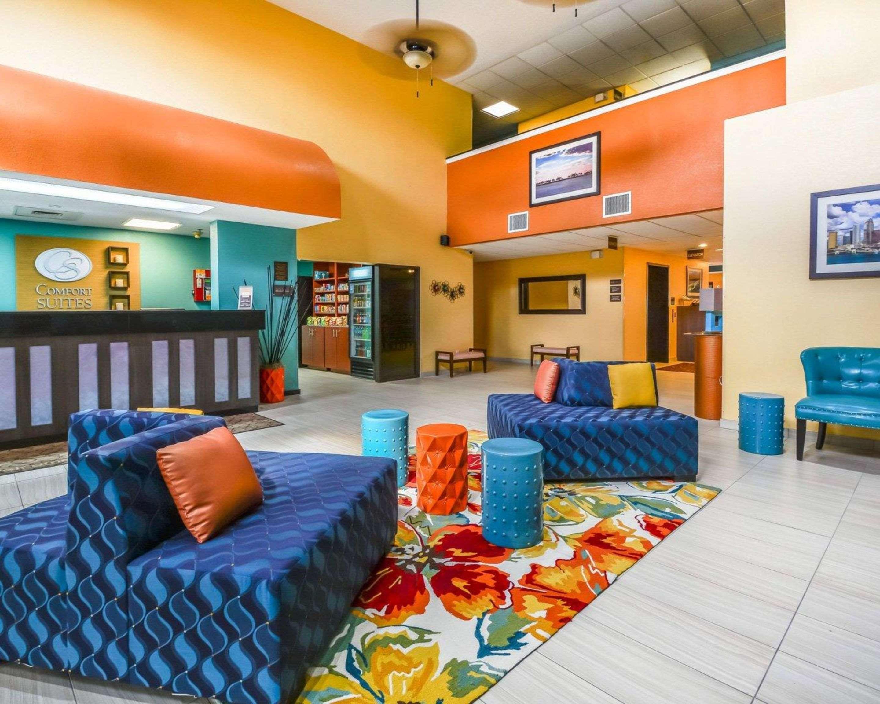 Vista Lobby Comfort Suites Tampa - Brandon