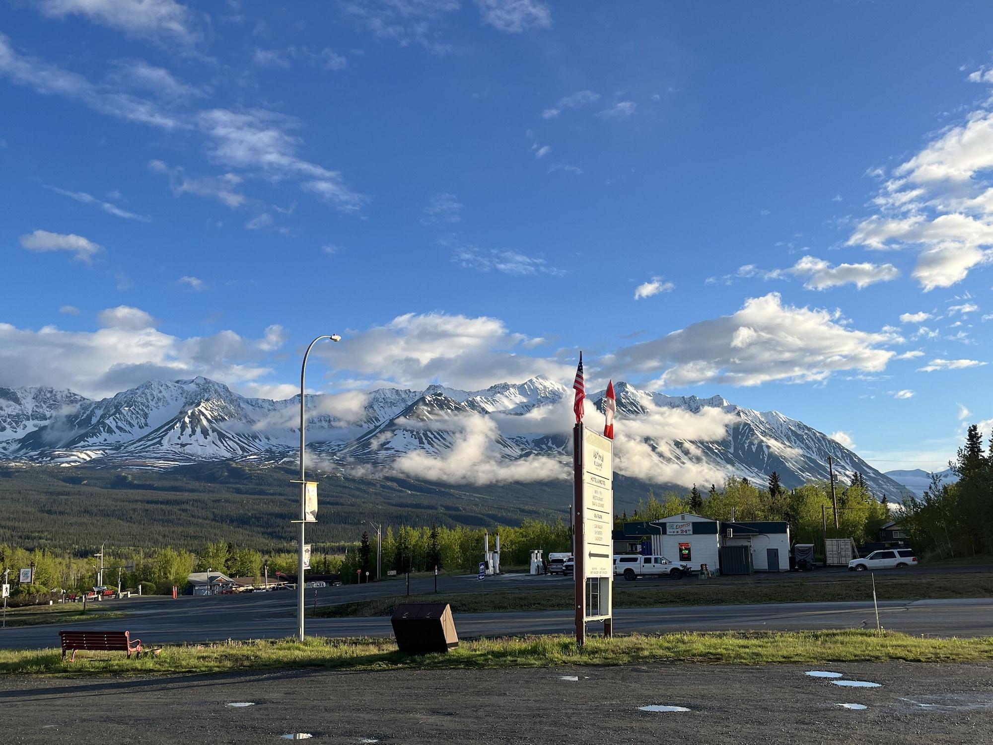 Vista Exterior Kluane Park Inn