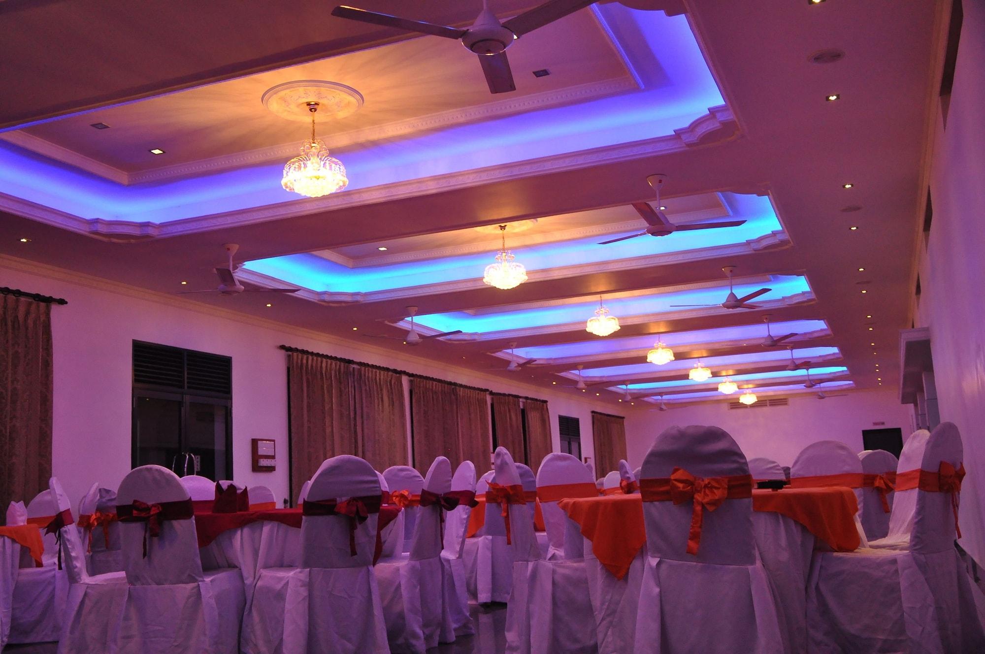 Salón de Baile Sarathchandra Tourist Guest House