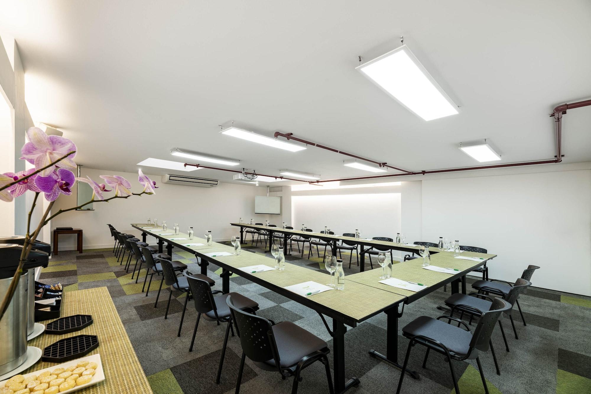 Sala de Reuniones Suites Vilar America