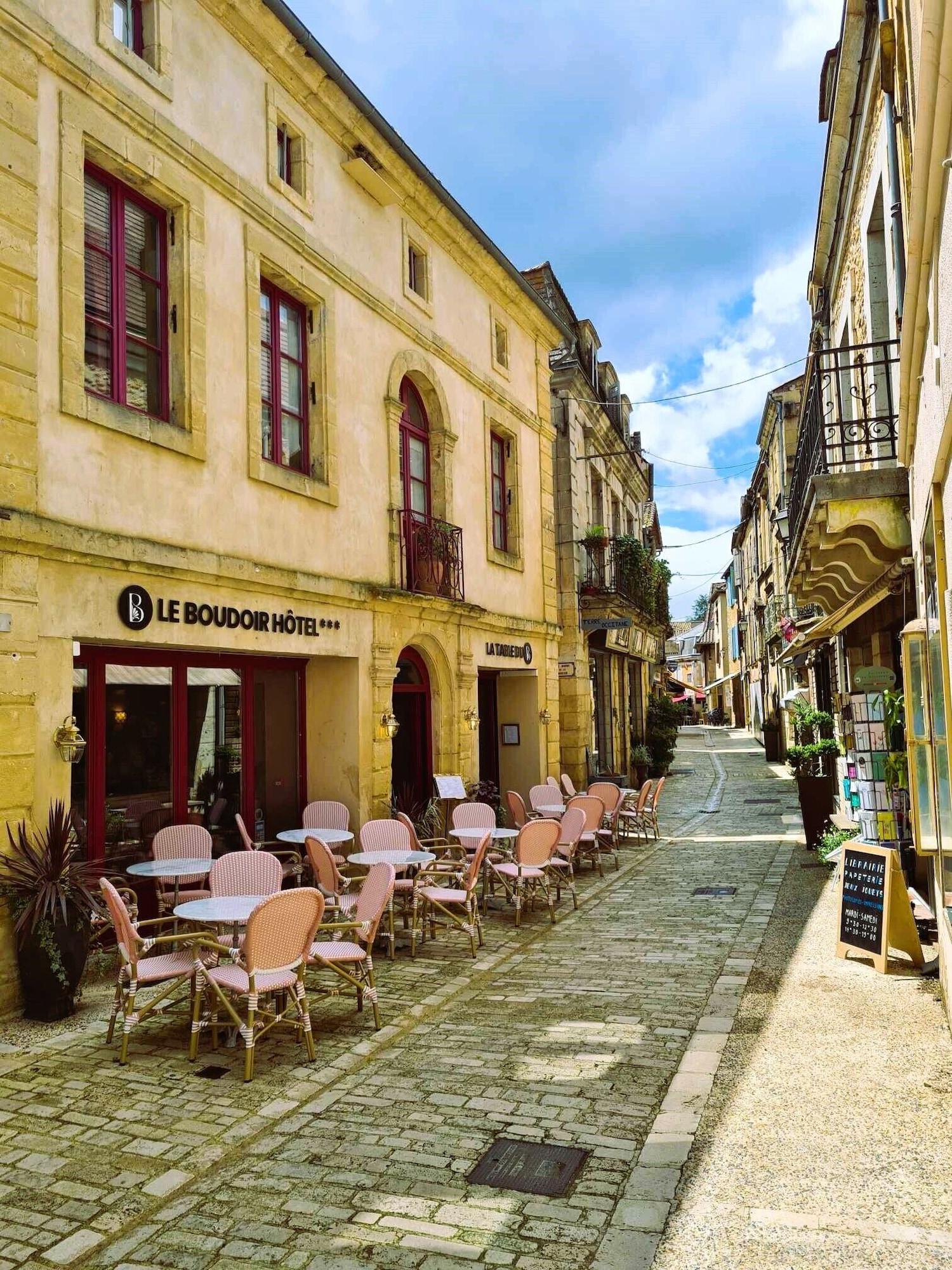 Varios Hôtel Clement V
