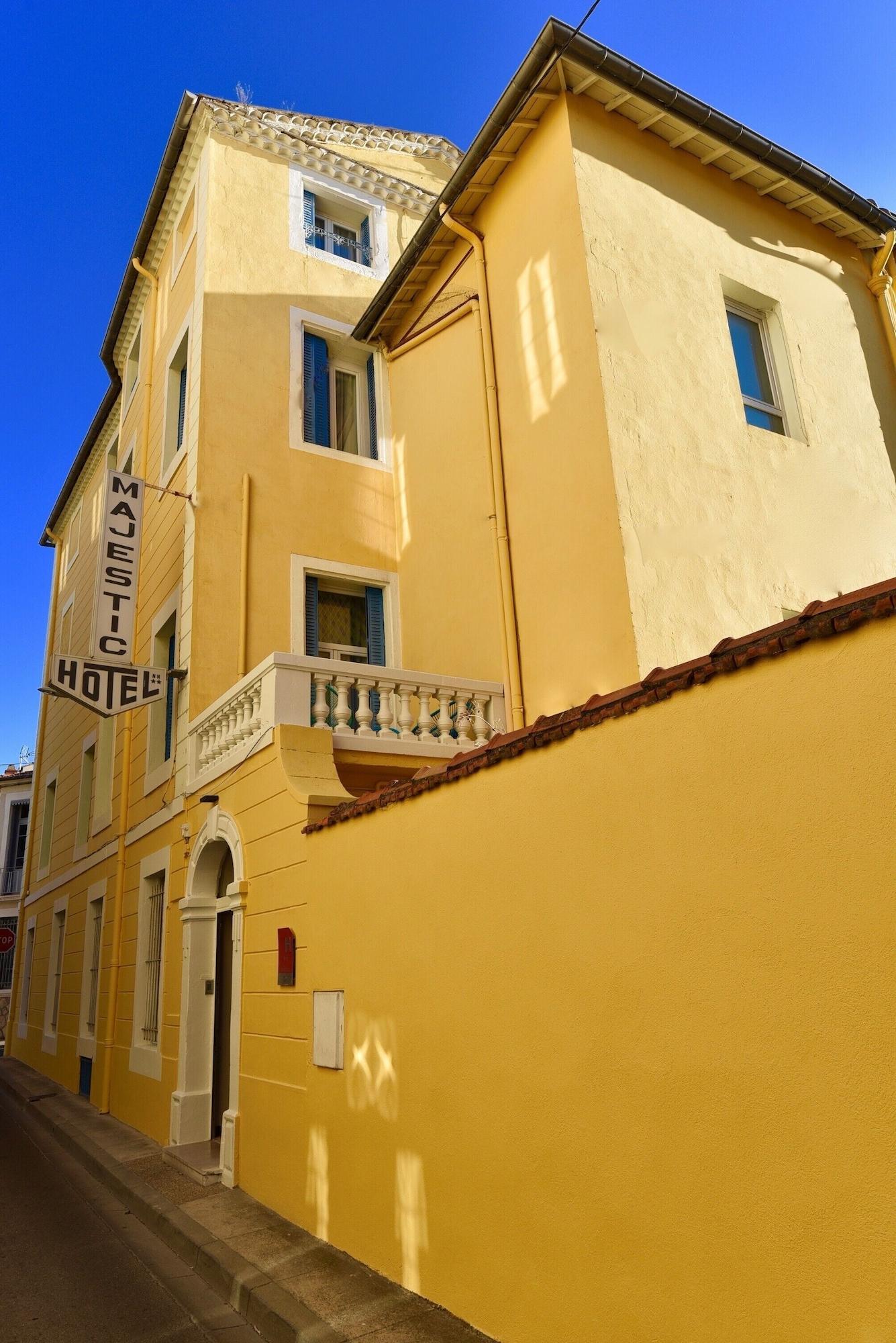 Vista Exterior Majestic Hotel