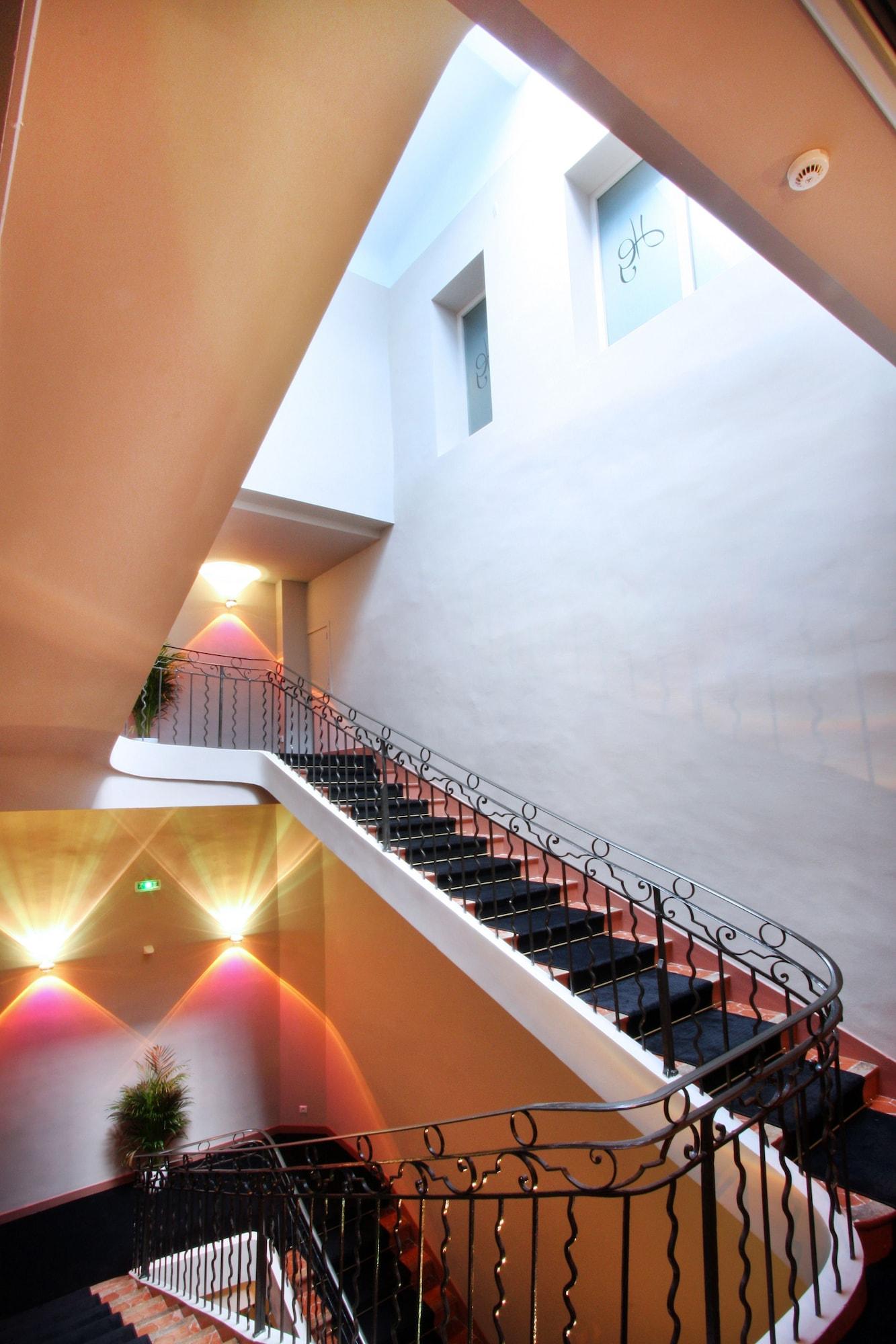 Varios Hotel de Gantès