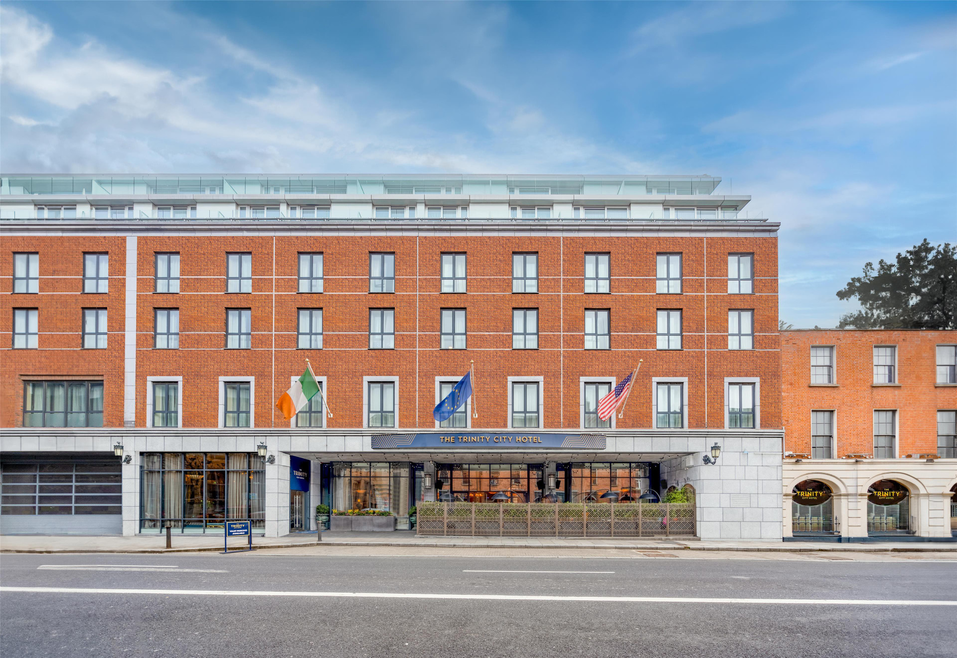 Vista Exterior The Trinity City Hotel