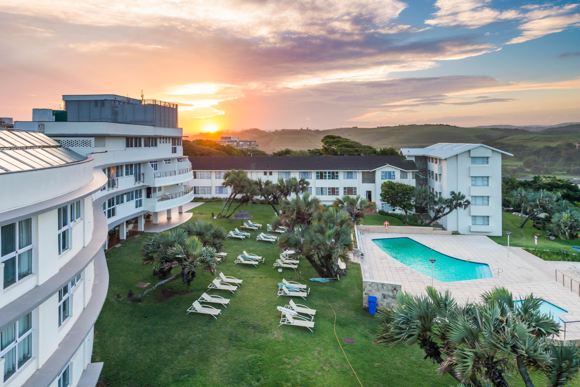 Vista da fachada Blue Marlin Hotel