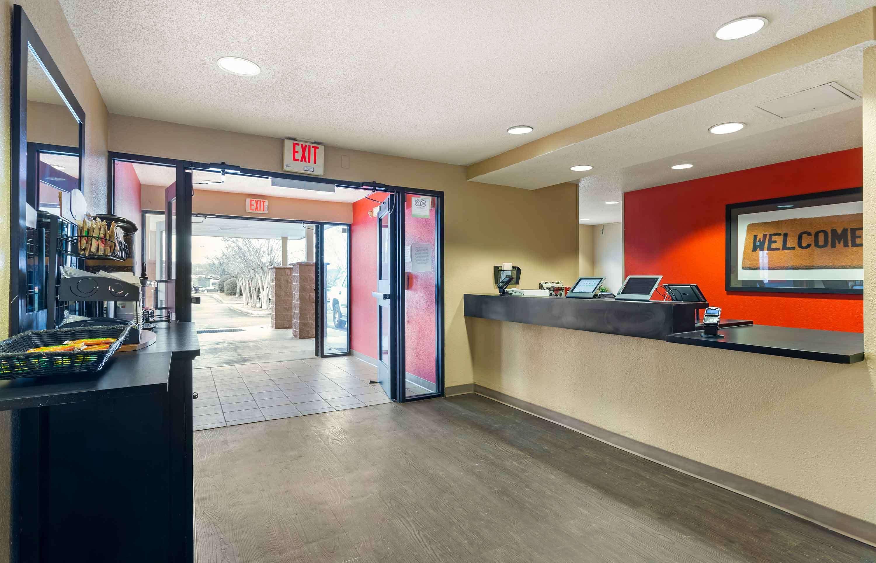 Vista Lobby Extended Stay America Select Suites - Greenville - Airport