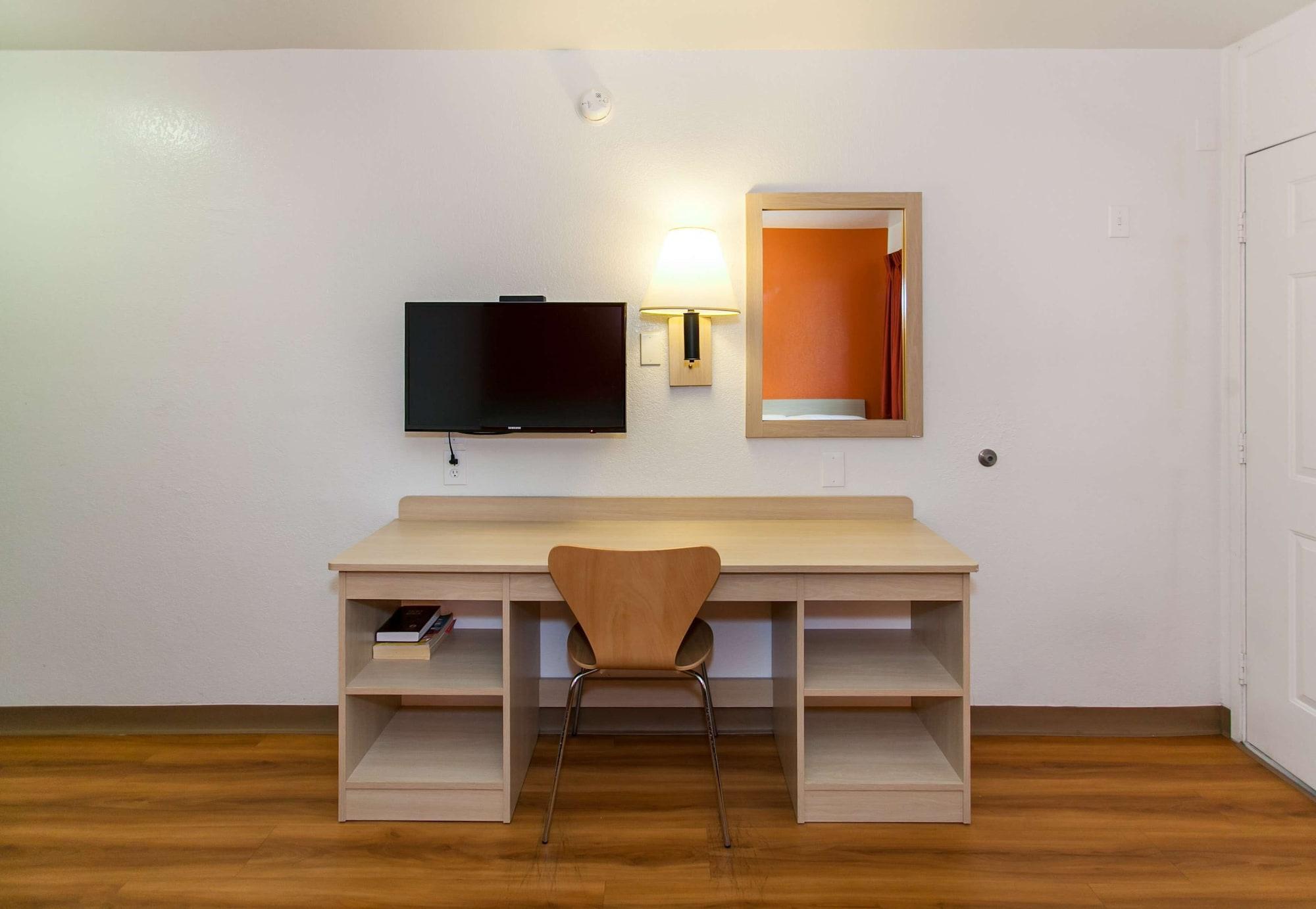 Set de Habitación Motel 6 Rosemead, CA - Los Angeles