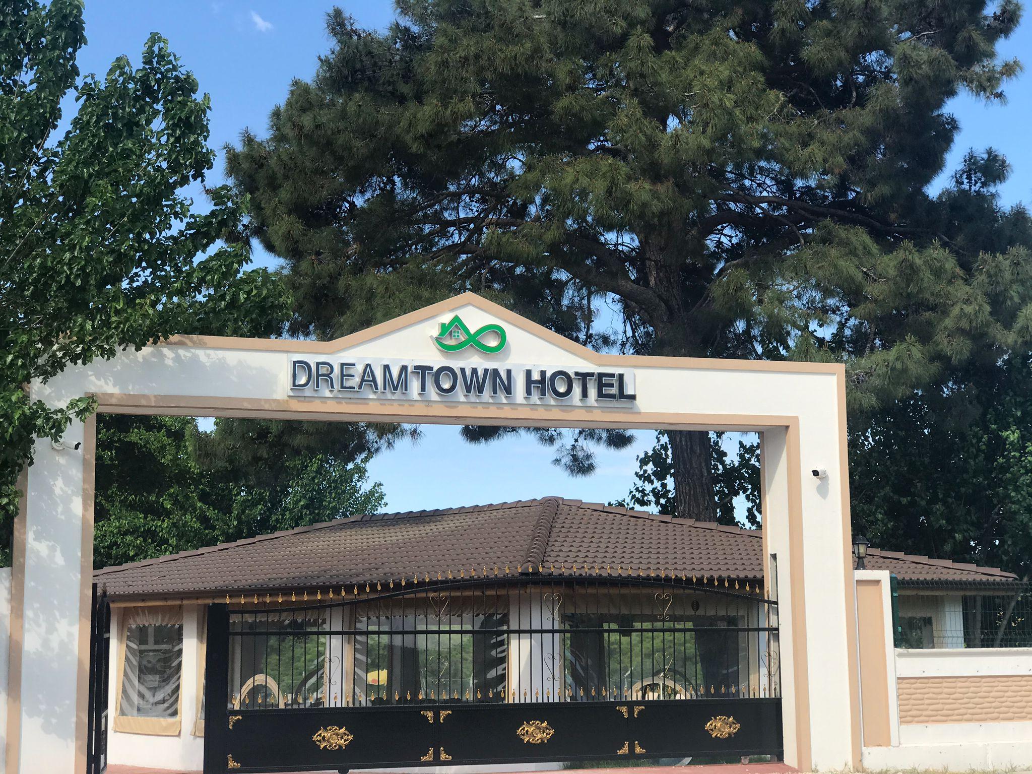 Vista Lobby Dream Town Hotel