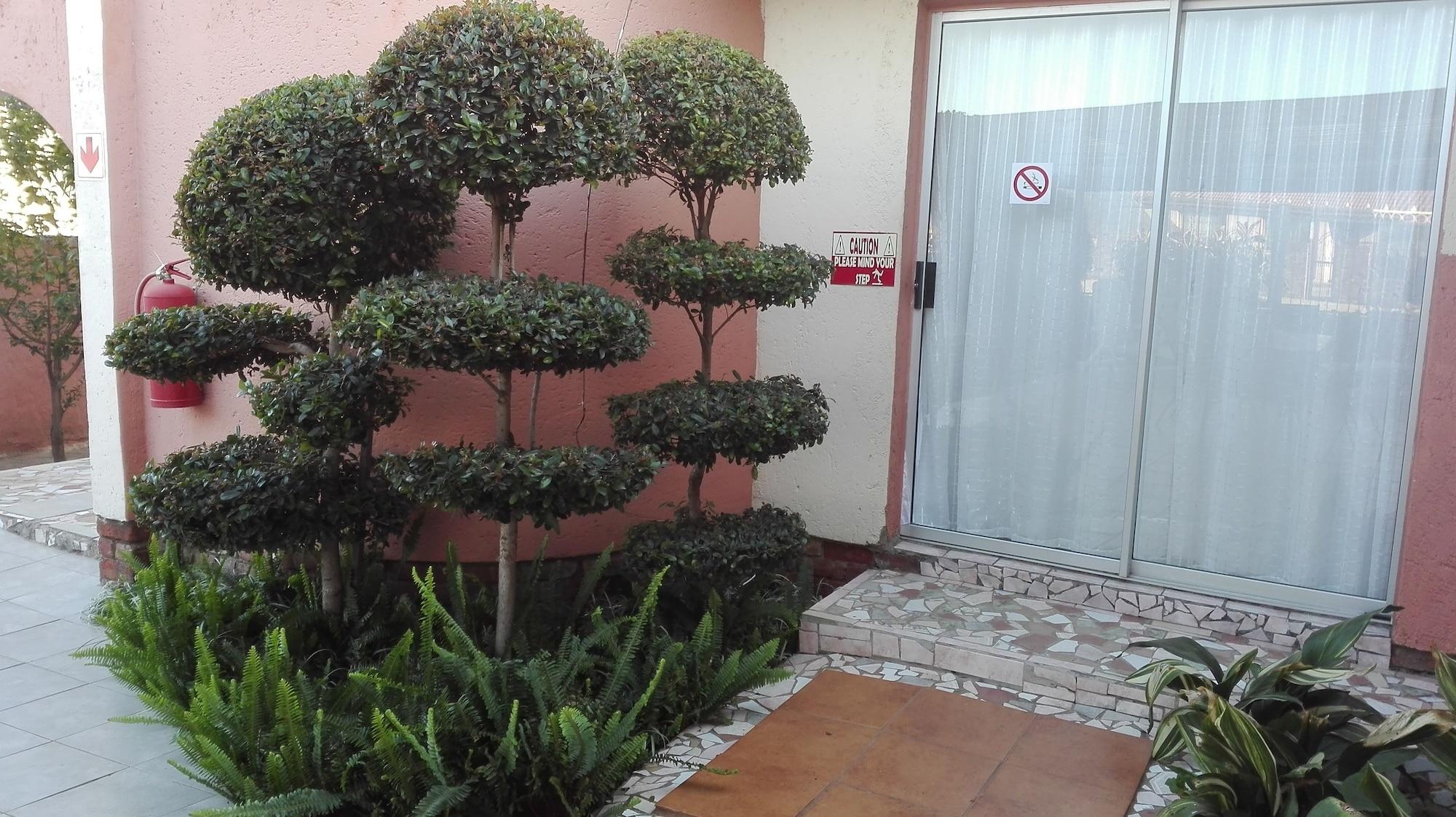 Vista Exterior Joezebel Guest House