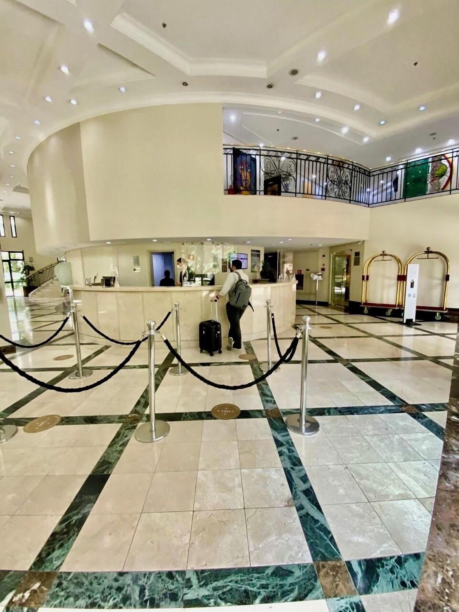 Vista Lobby Comfort Flat Pinheiros em Hotel..