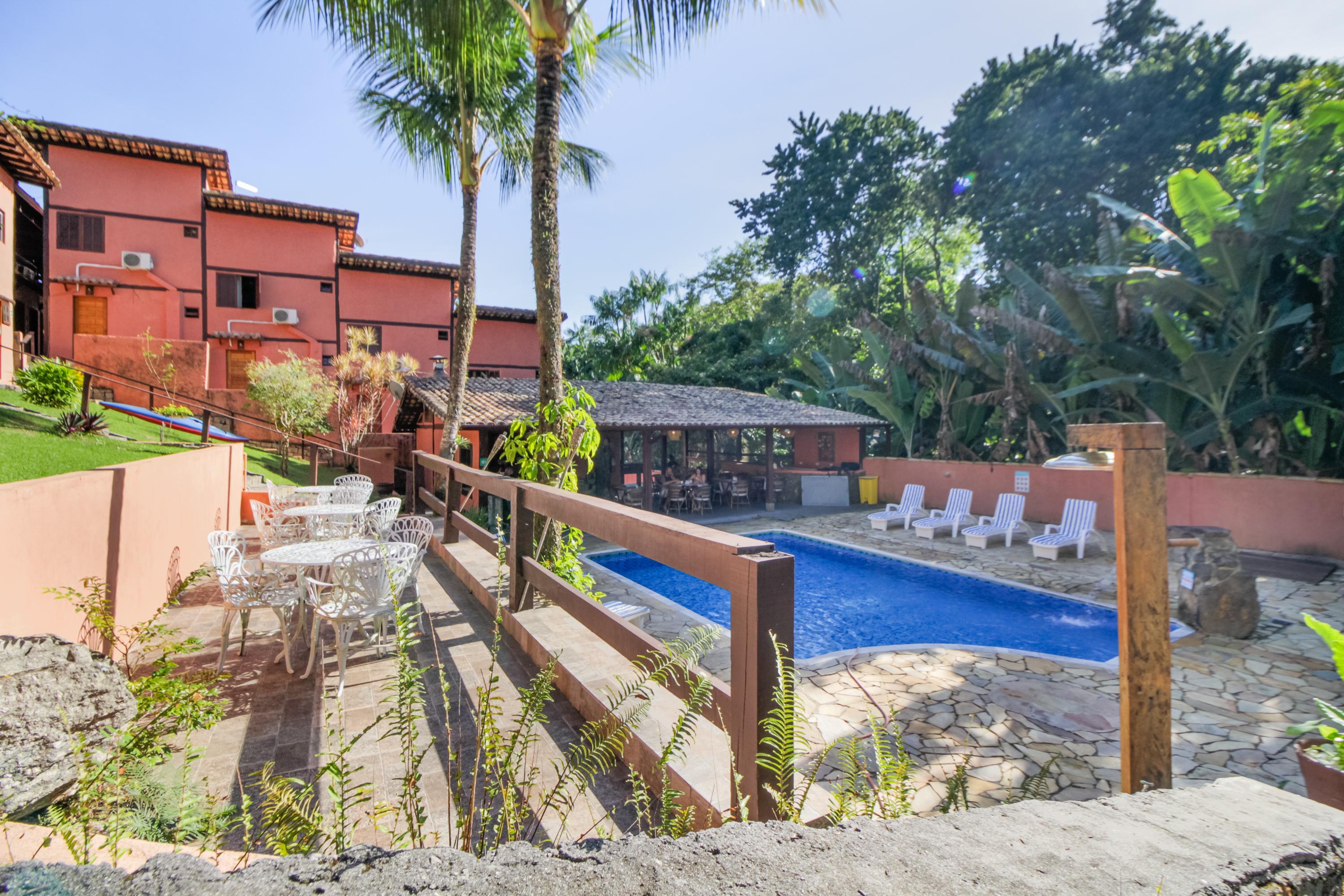 Vista Piscina VELINN Pousada Canoa Ilhabela