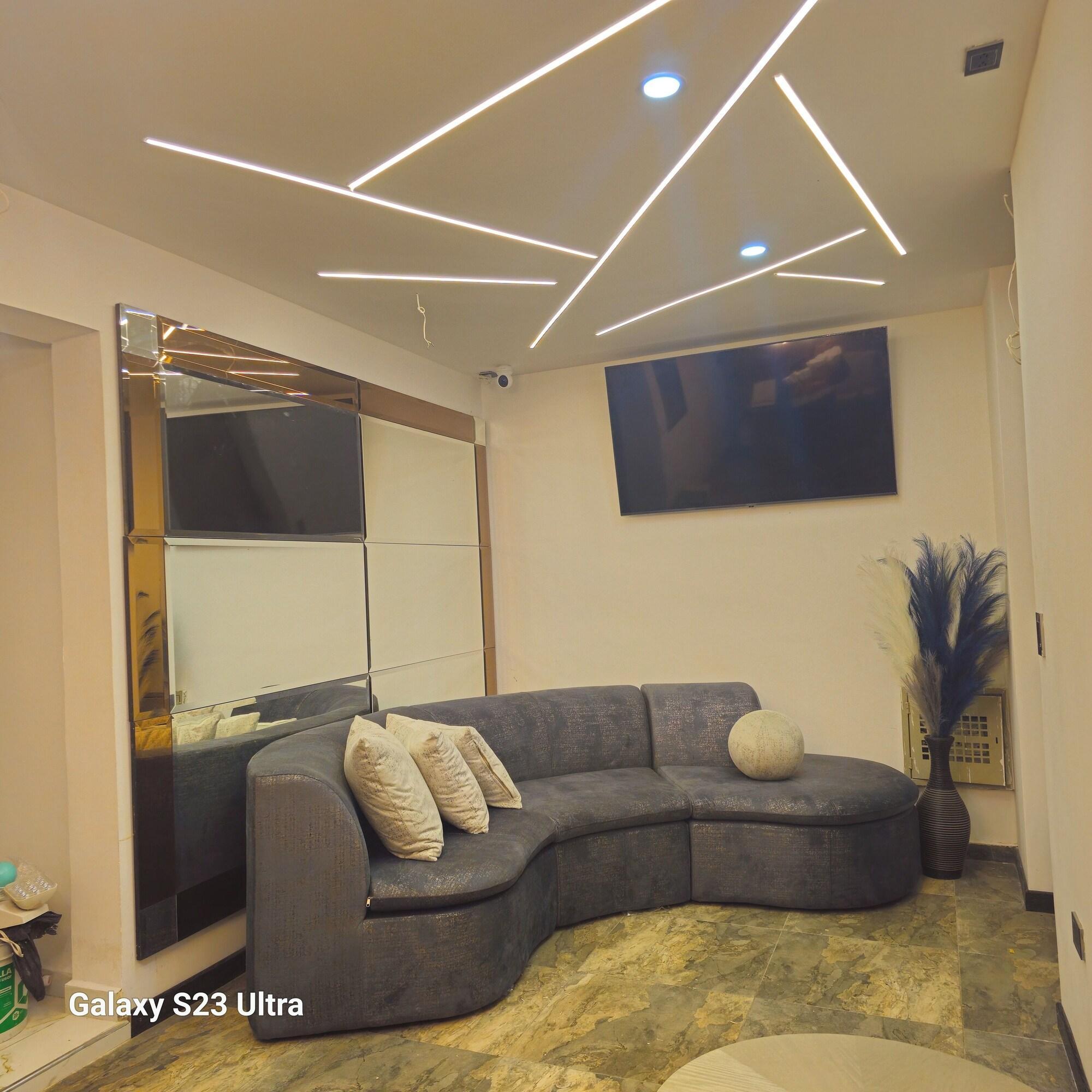 Vista Lobby Hotel West Inn