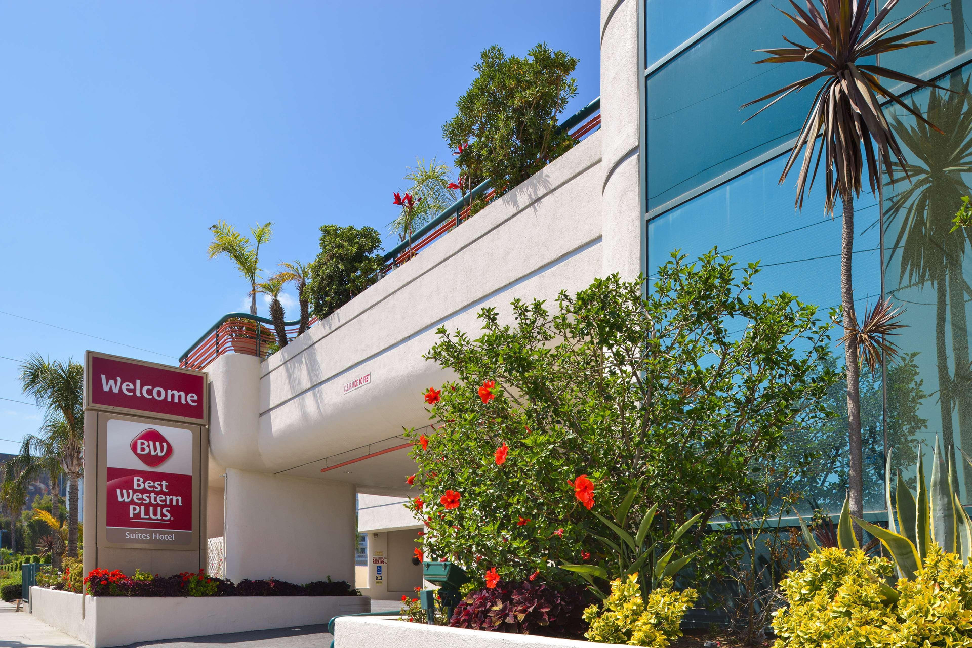 Vista Exterior Best Western Plus Suites Hotel - Los Angeles LAX Airport